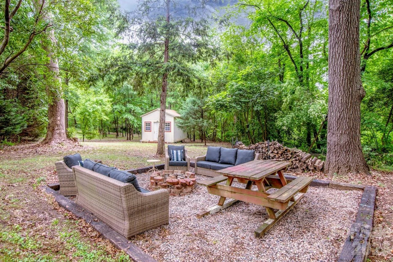 1204 Catawba Street - Photo 3