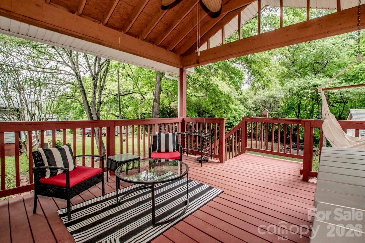 1204 Catawba Street - Photo 4