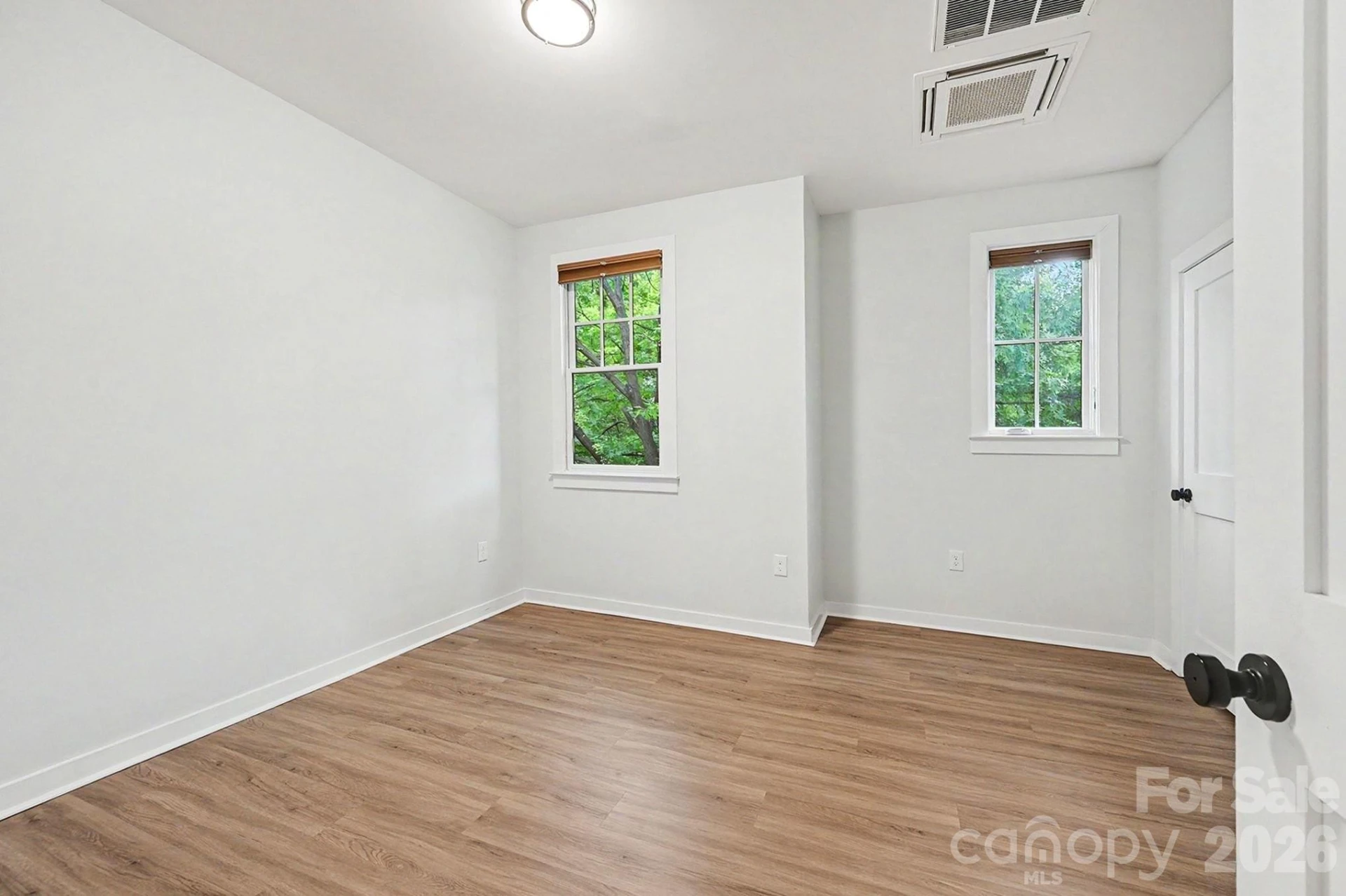 345 East Boulevard - Photo 14