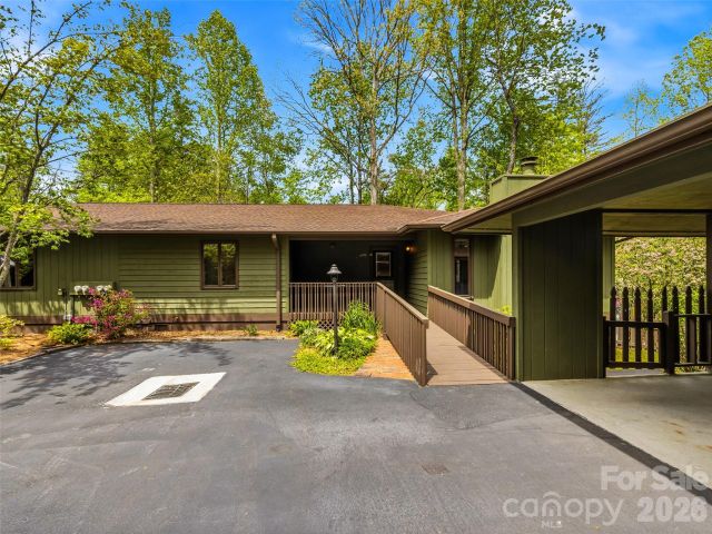348 Surrey Lane, Brevard, NC, 28712