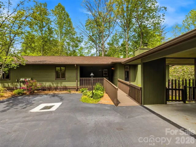 348 Surrey Lane, Brevard, NC, 28712