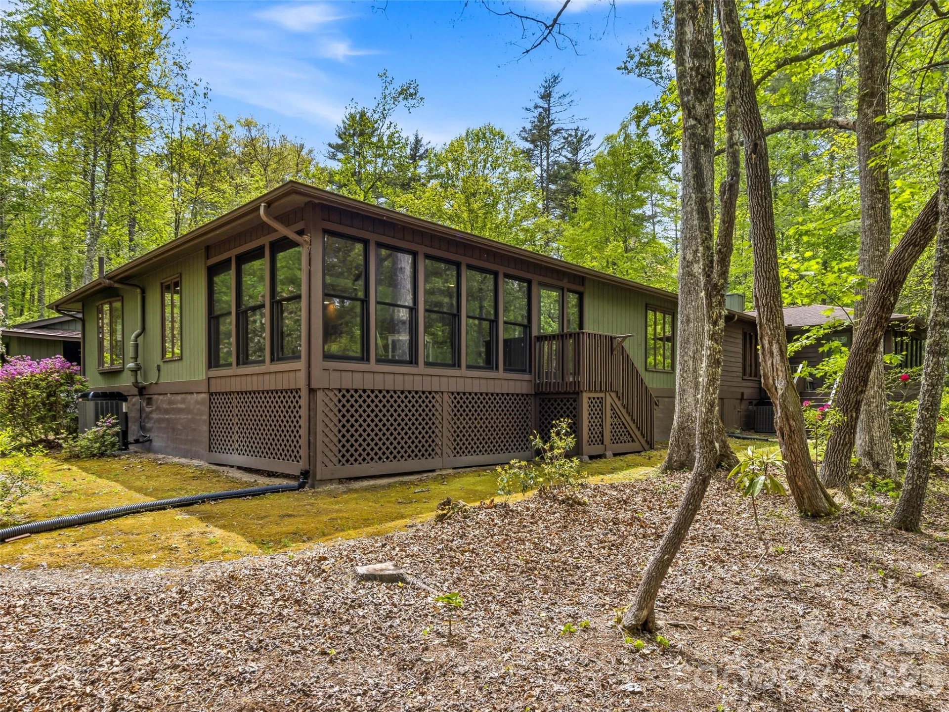 348 Surrey Lane - Photo 2