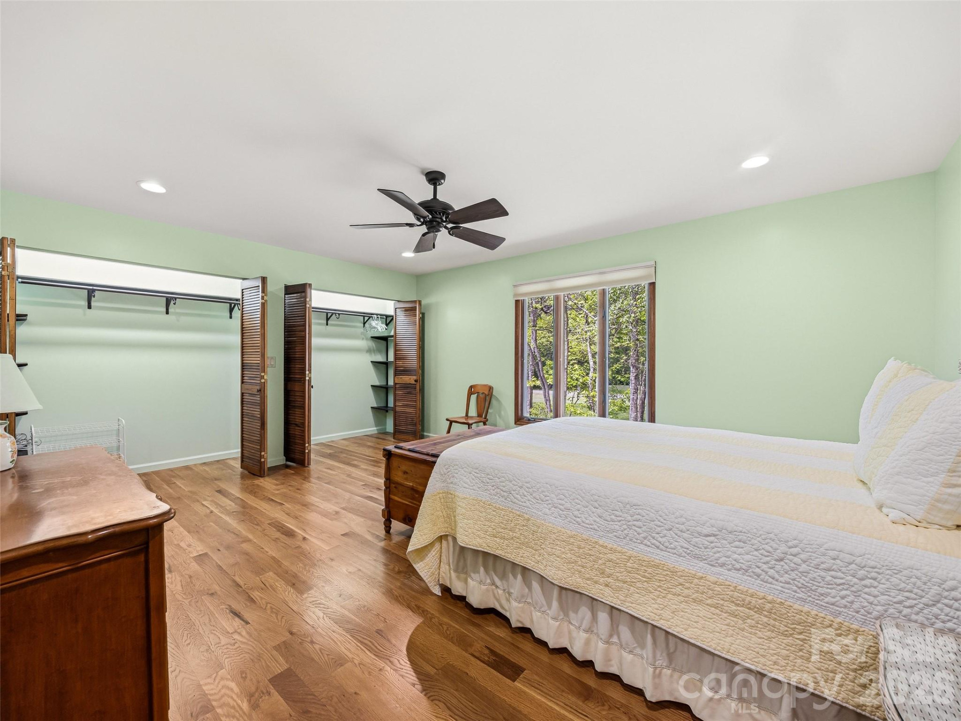 348 Surrey Lane - Photo 26