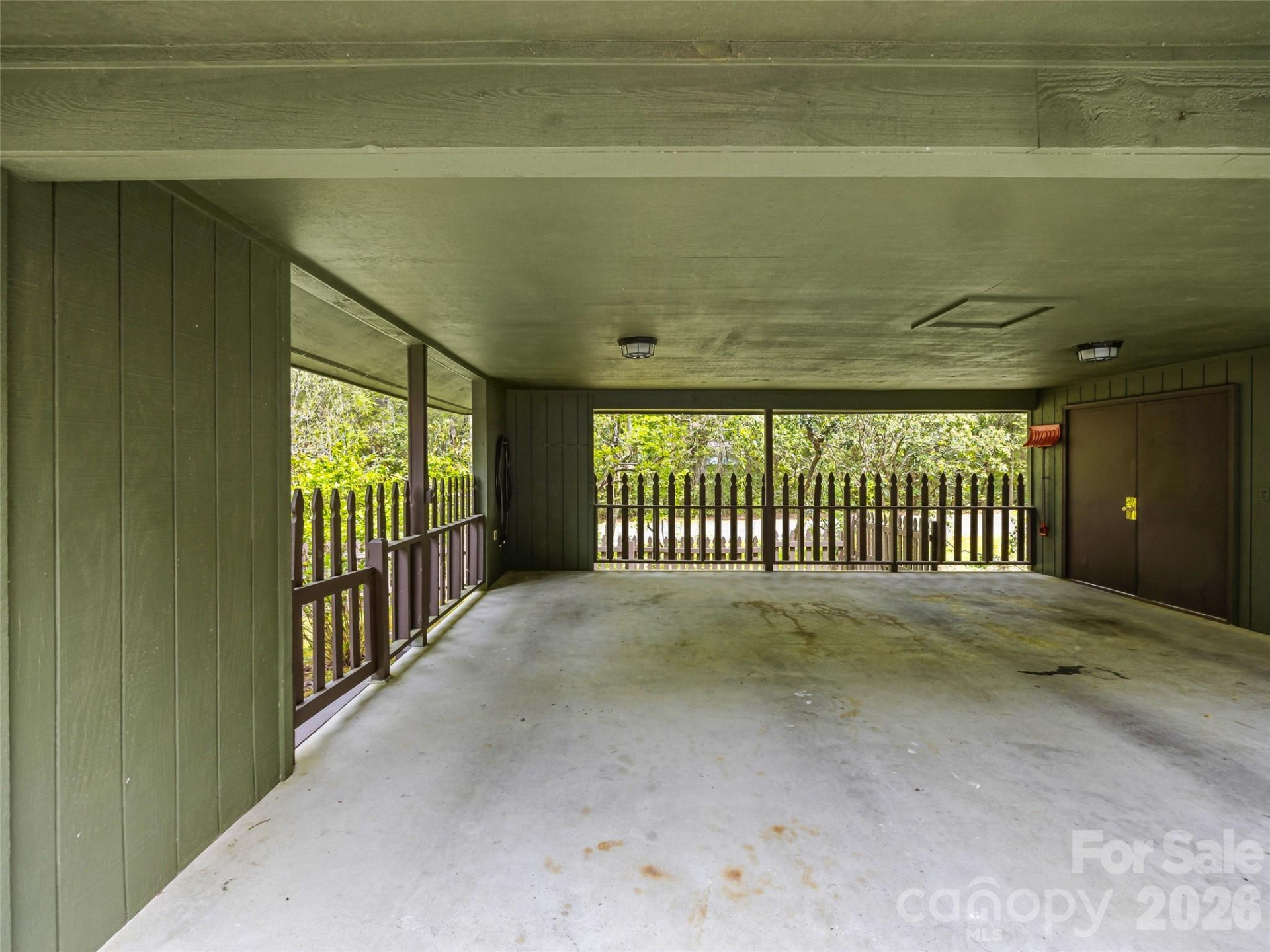 348 Surrey Lane - Photo 29