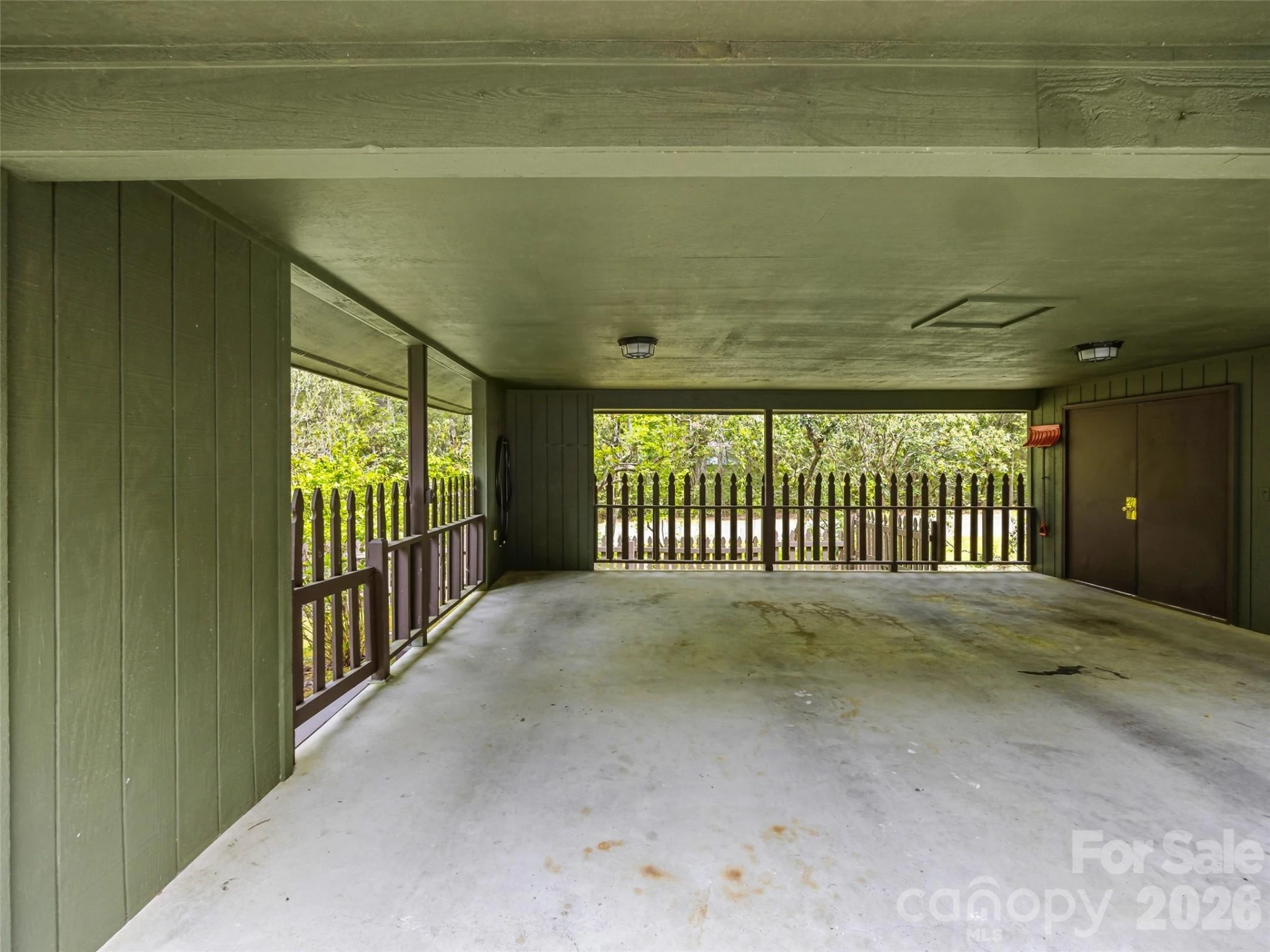 348 Surrey Lane - Photo 29