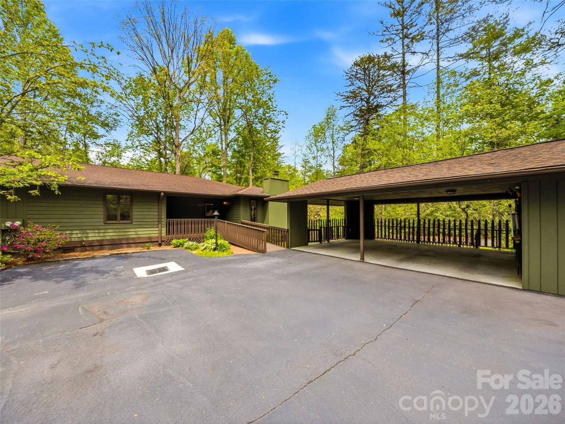 348 Surrey Lane - Photo 32