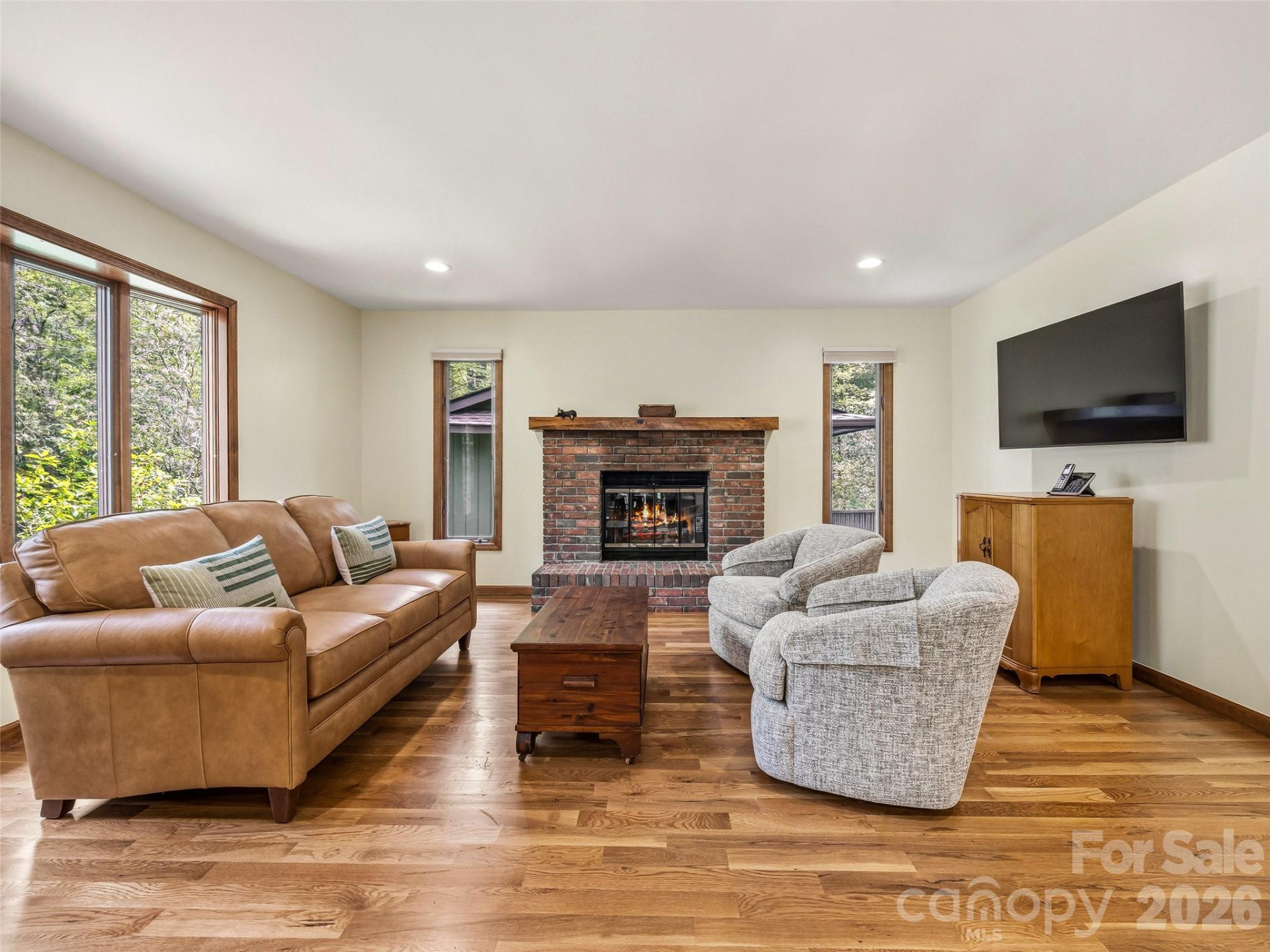 348 Surrey Lane - Photo 5