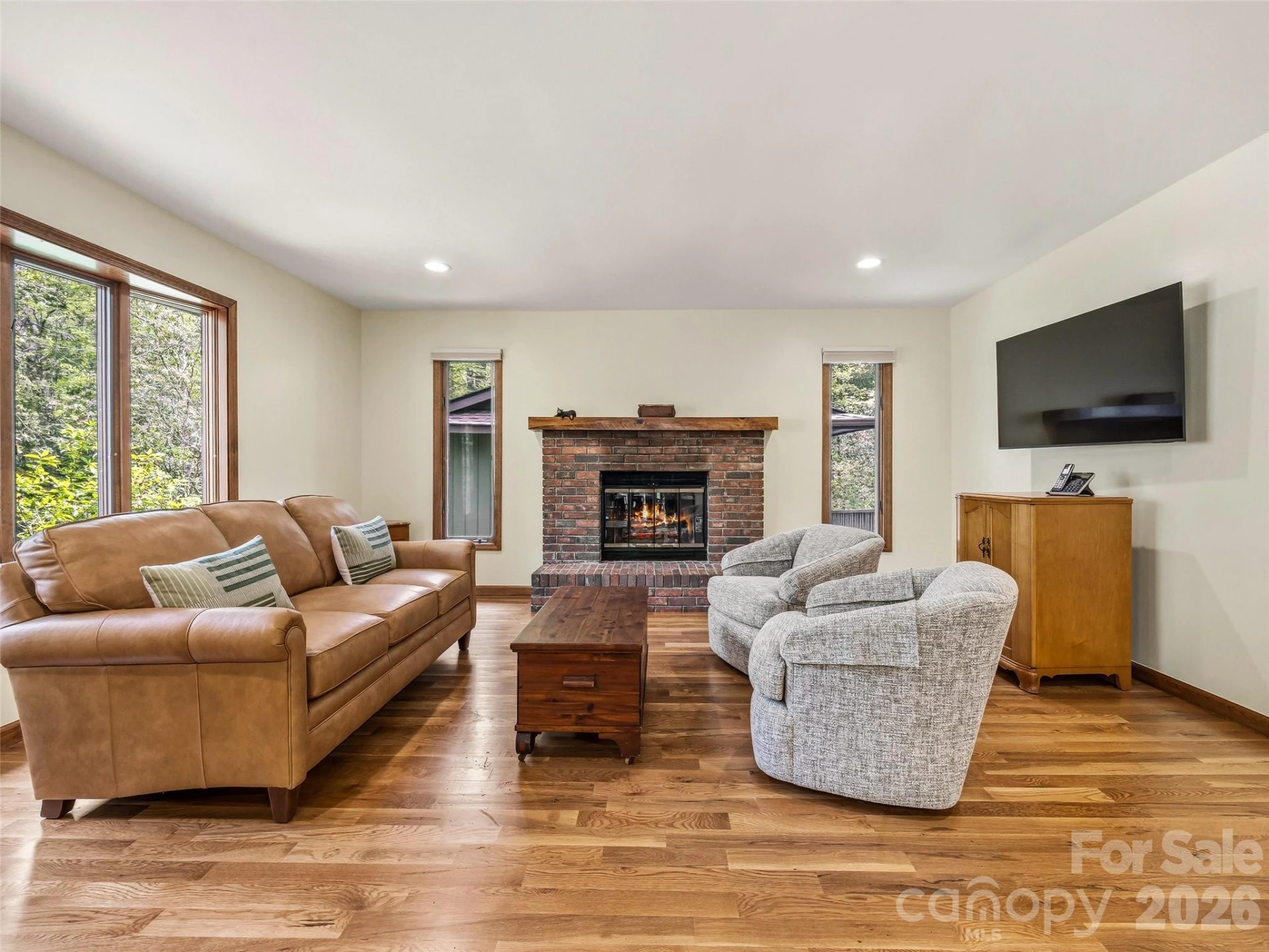 348 Surrey Lane - Photo 5