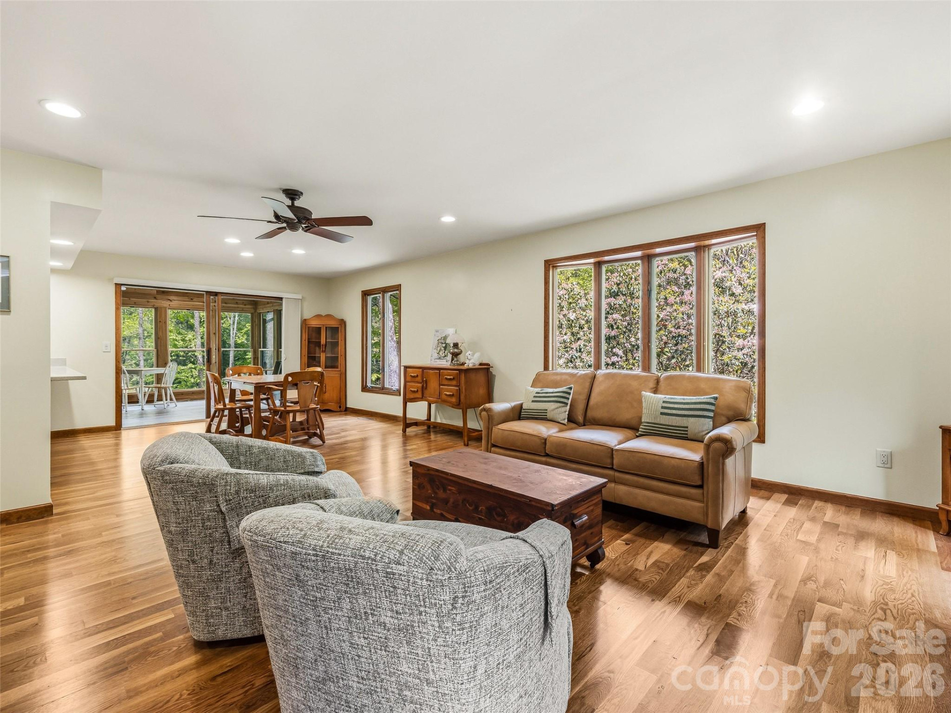 348 Surrey Lane - Photo 6