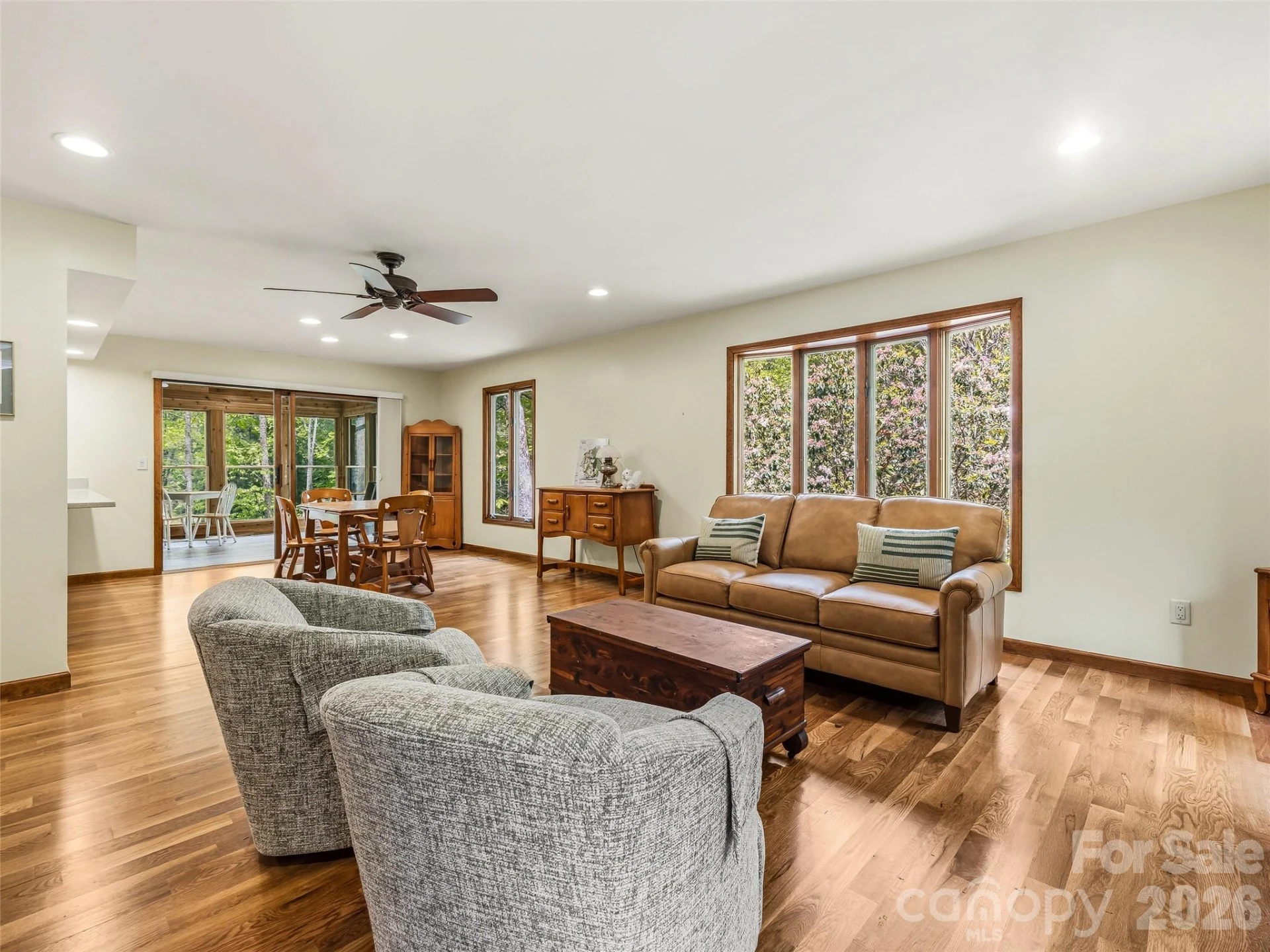 348 Surrey Lane - Photo 6