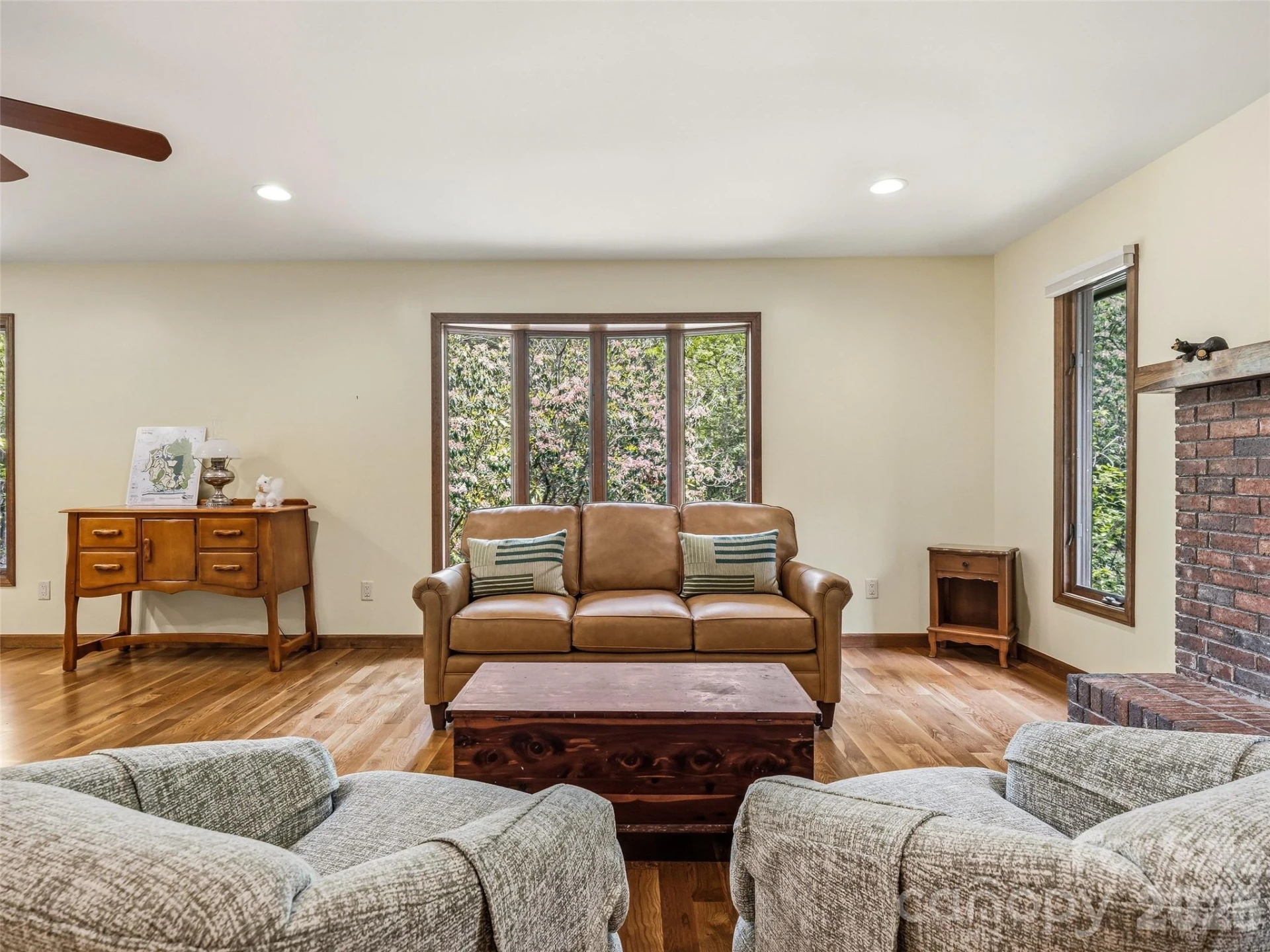 348 Surrey Lane - Photo 7