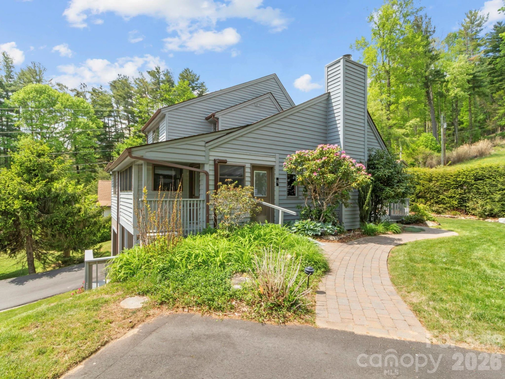 317 Robertson Street - Photo 2