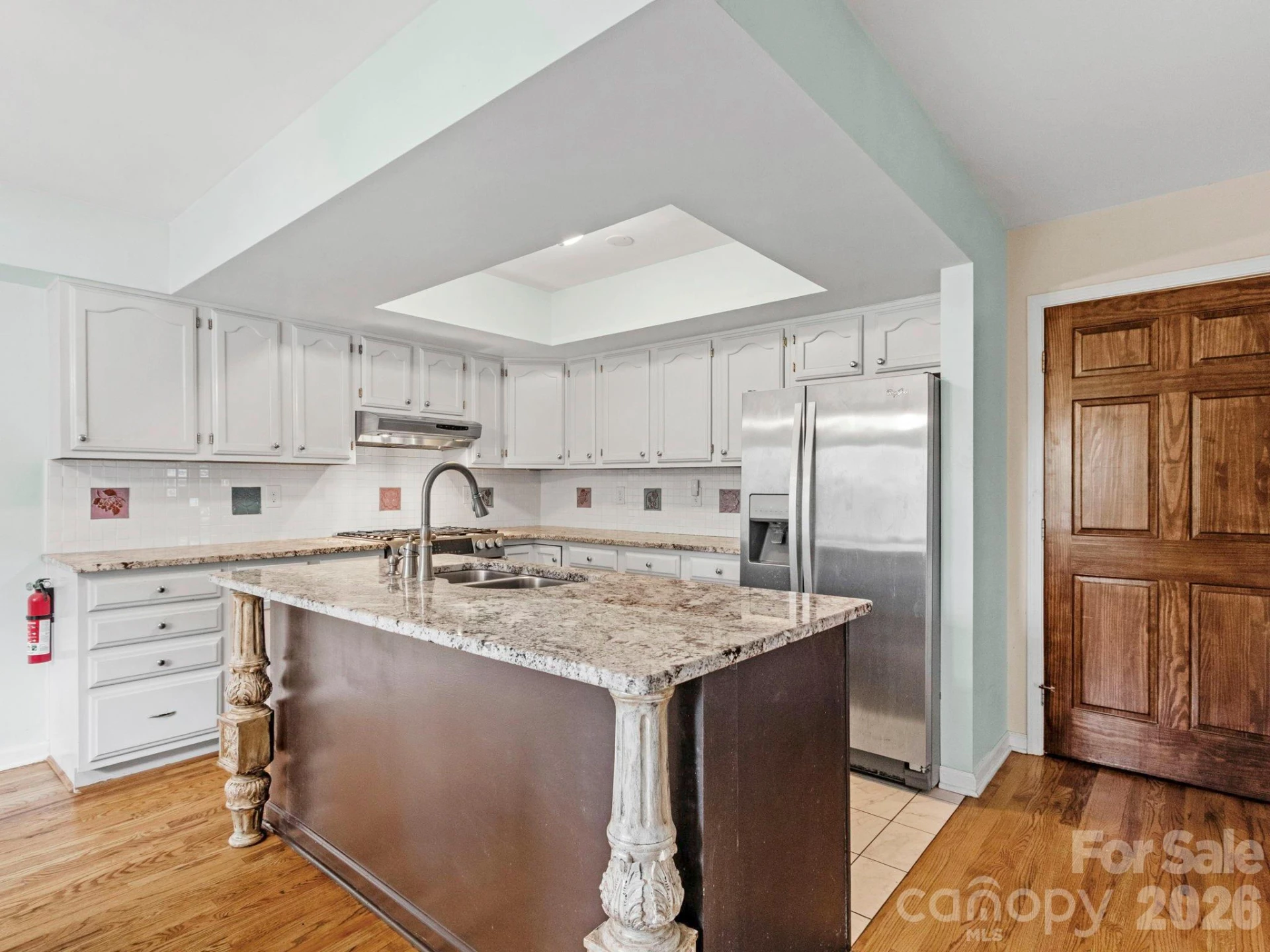 317 Robertson Street - Photo 5