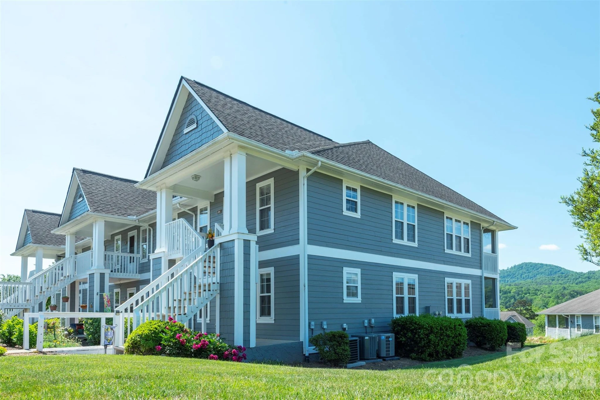 4805 Breakers Lane - Photo 3