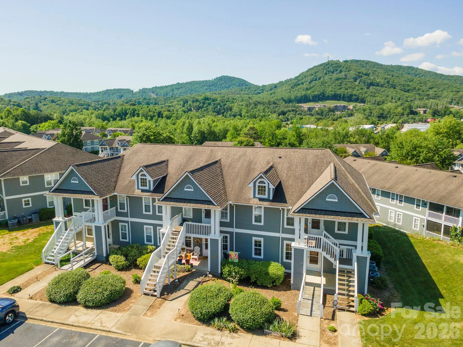 4805 Breakers Lane - Photo 4
