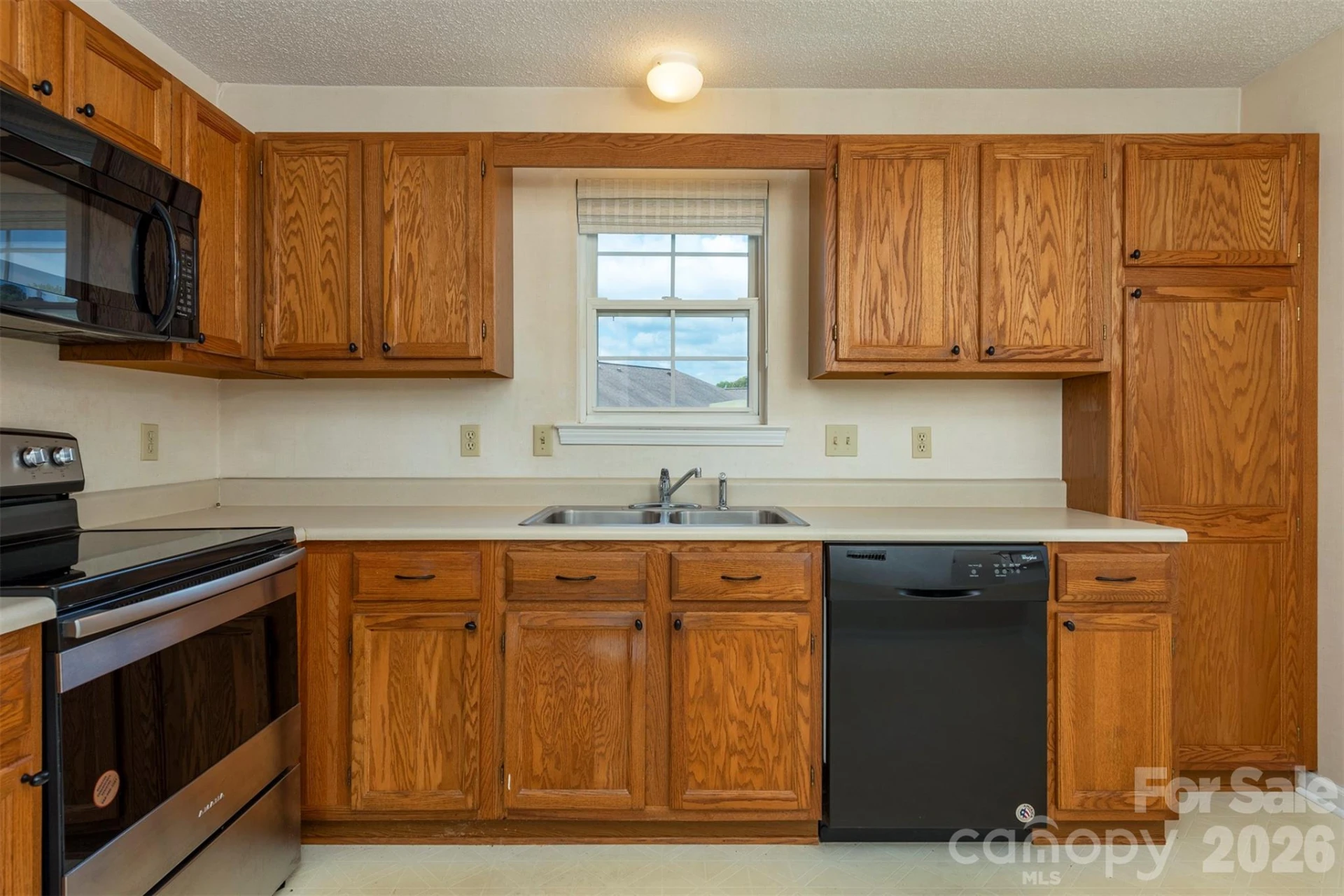 4805 Breakers Lane - Photo 5