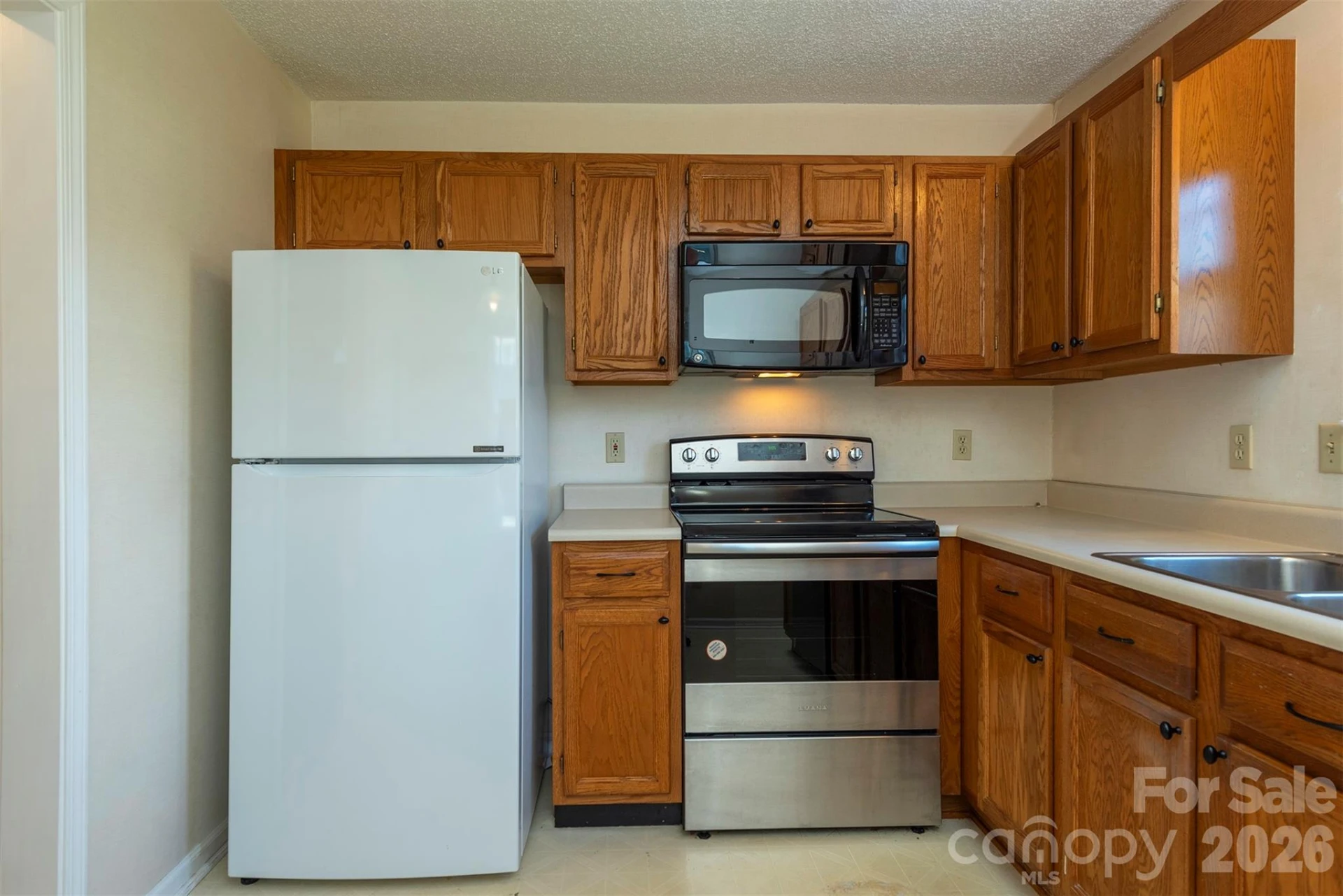 4805 Breakers Lane - Photo 6
