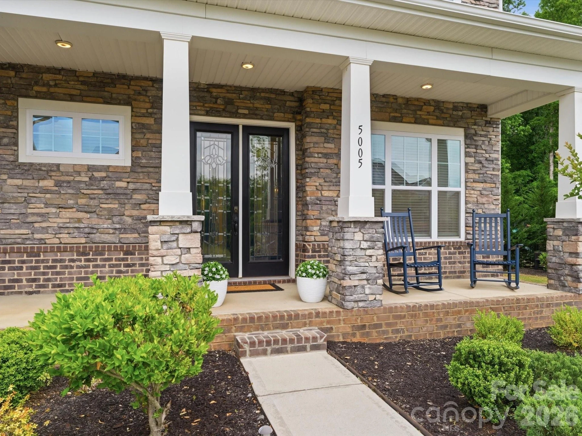 5005 Petersburg Drive - Photo 2