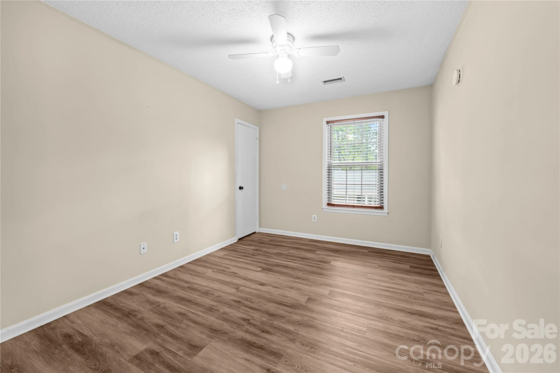8521 Castle Pine Court - Photo 15