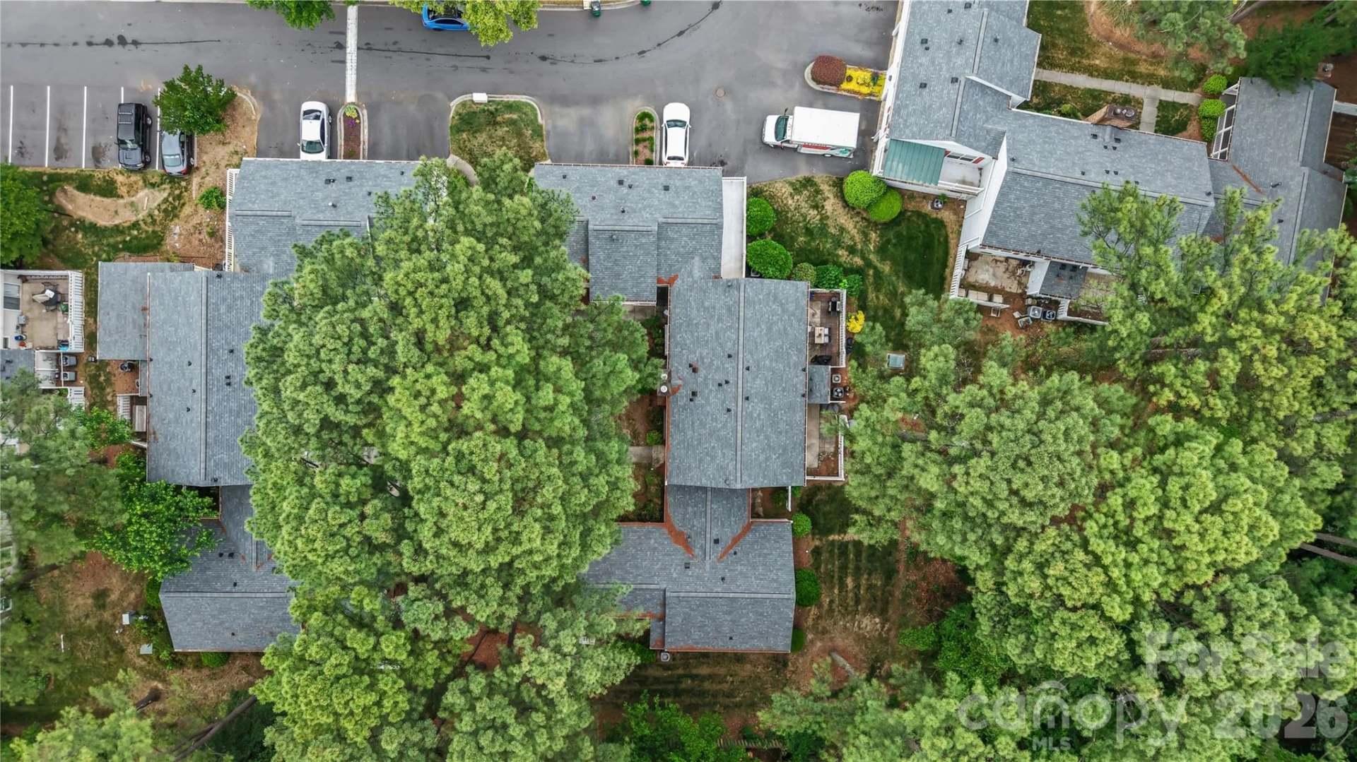8521 Castle Pine Court - Photo 21
