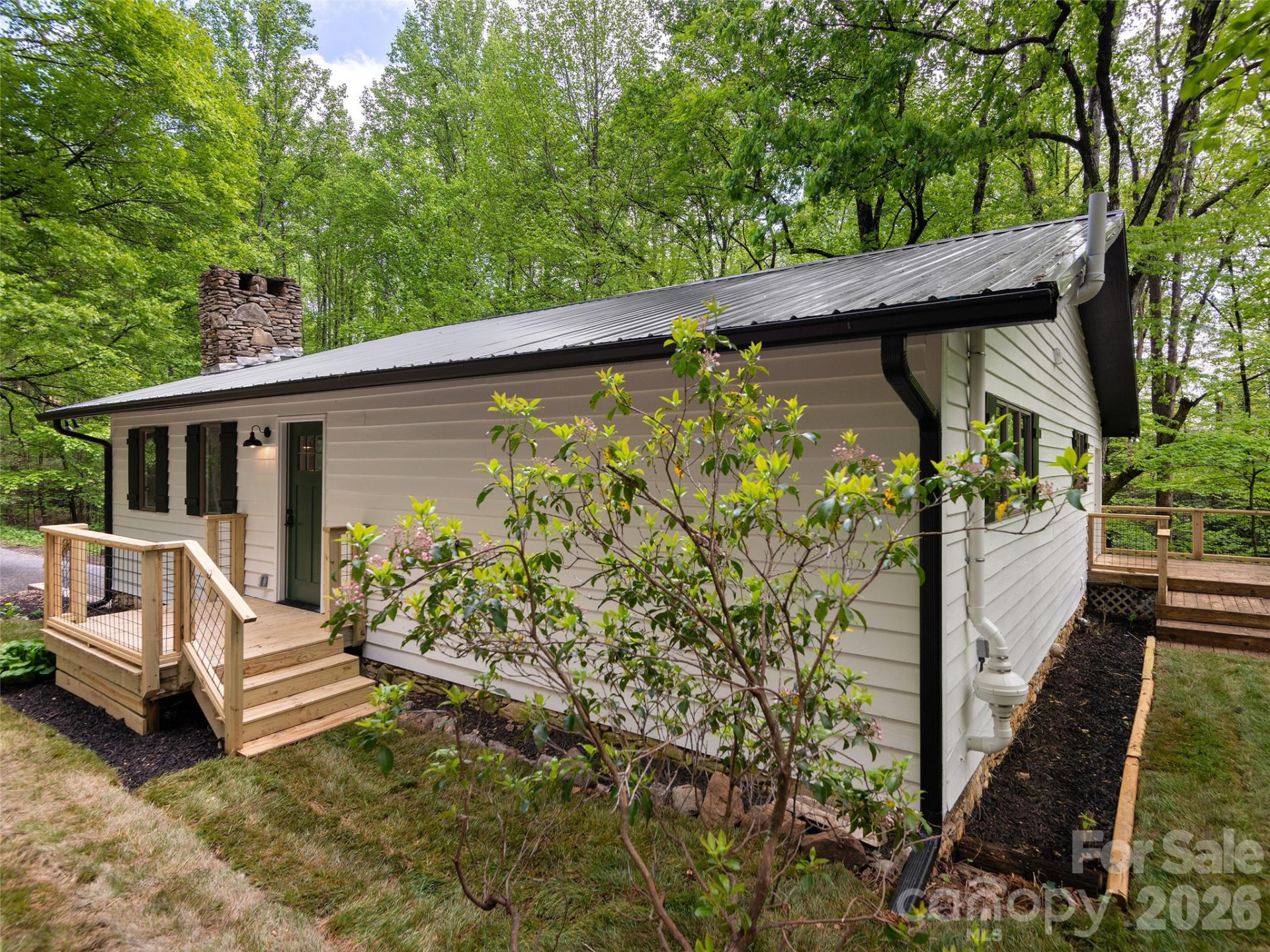 209 Ivy Hill Road - Photo 2
