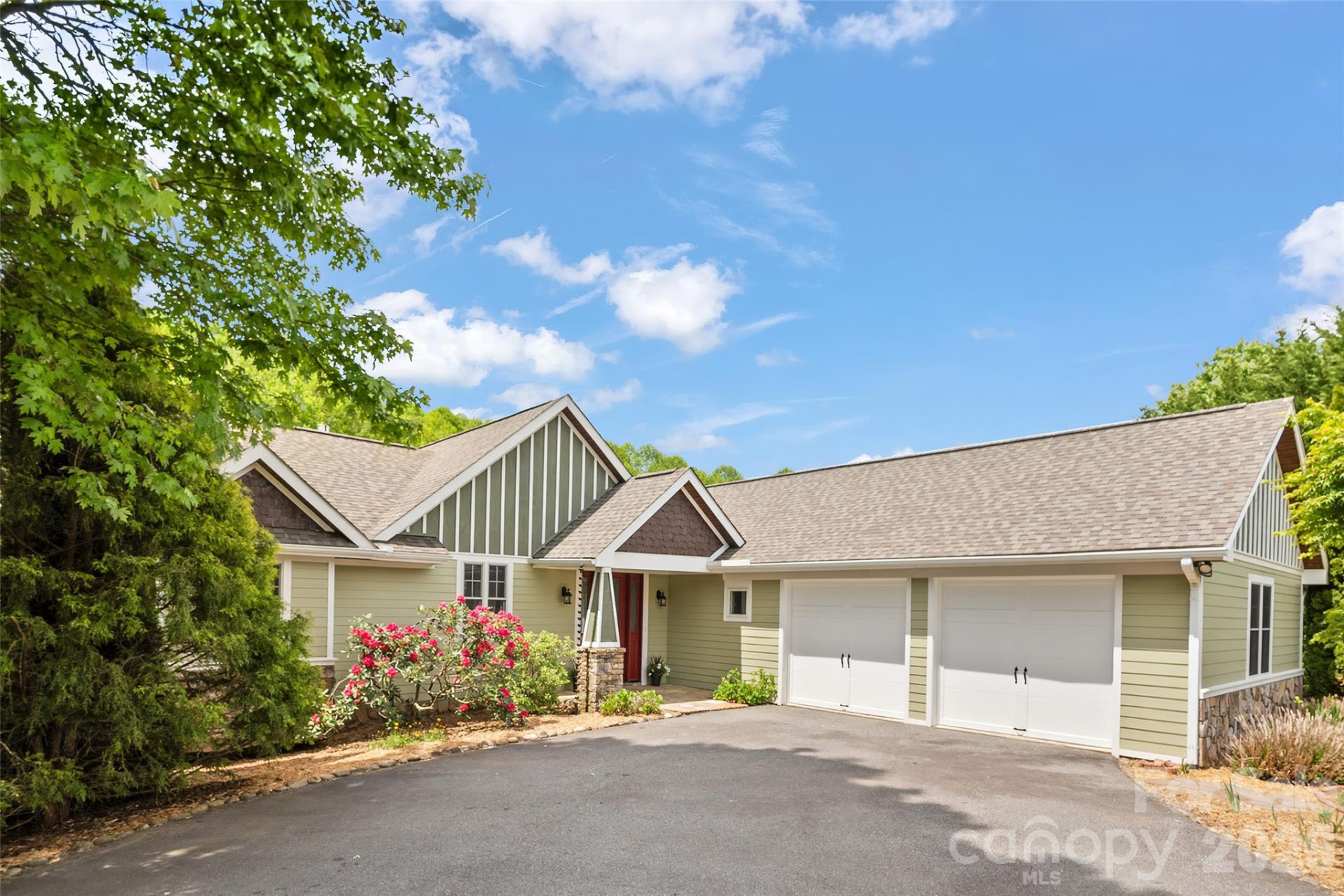 136 Mystic Way - Photo 2