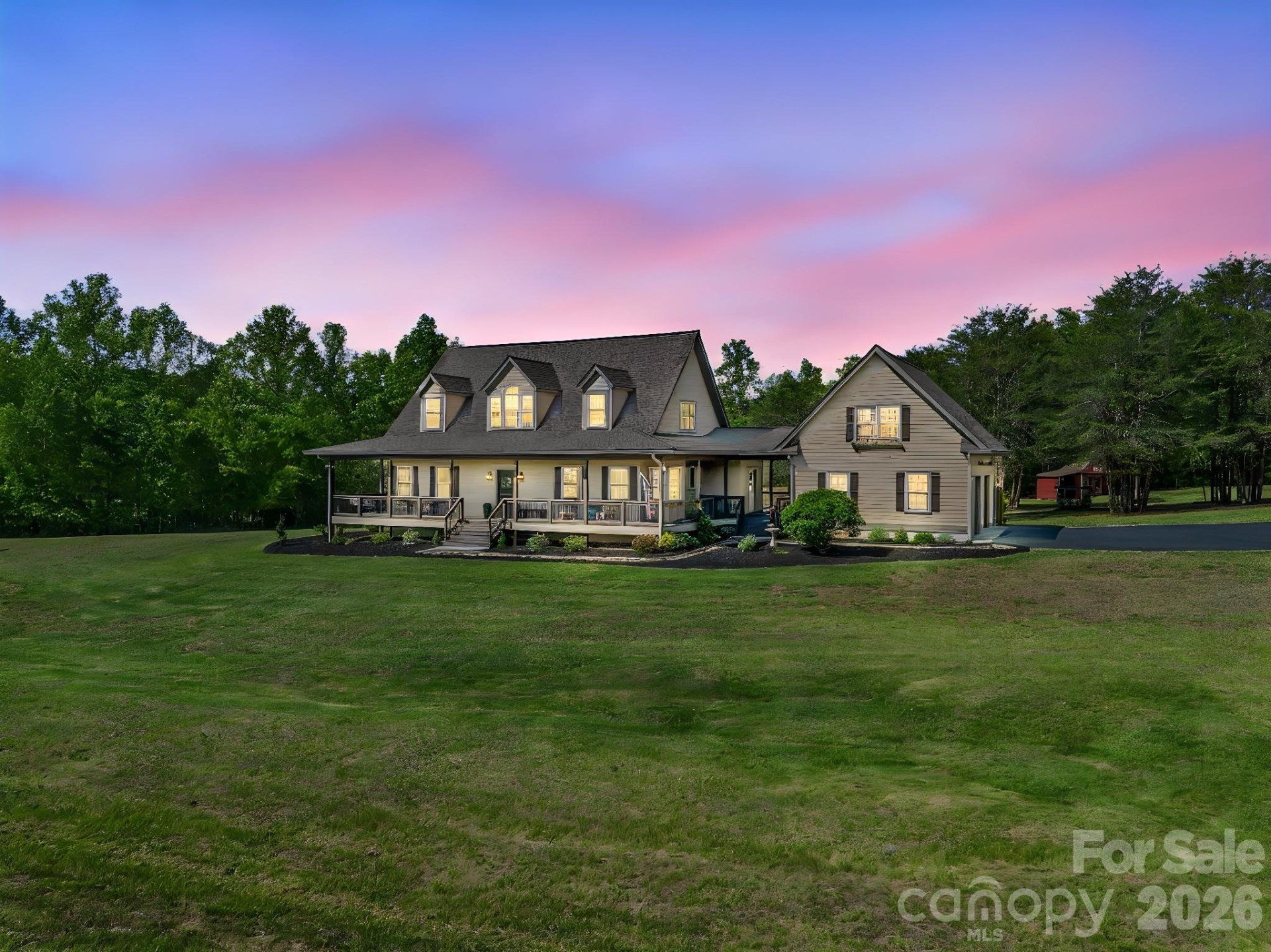 121 Emerald Parkway
