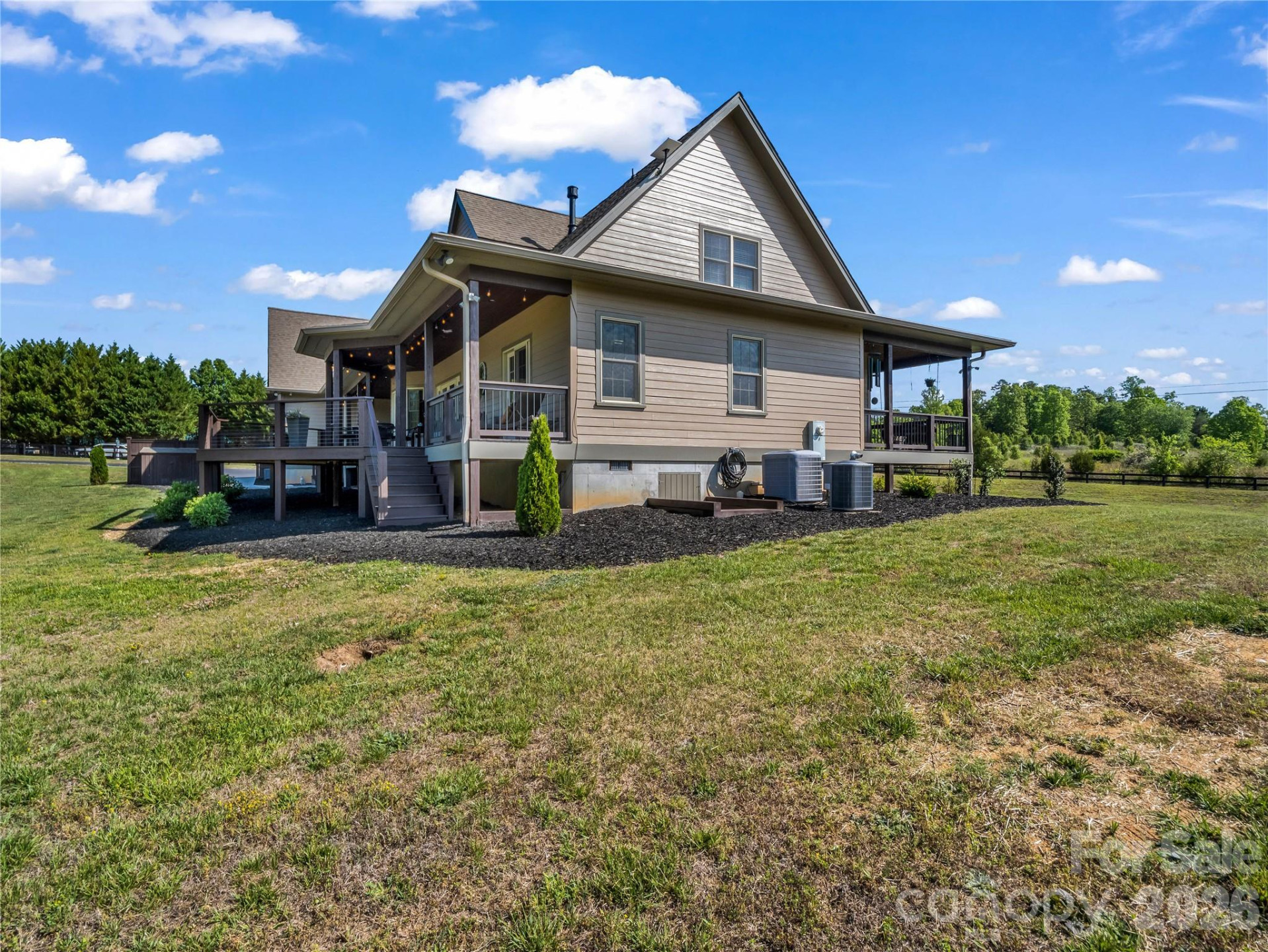 121 Emerald Parkway - Photo 4