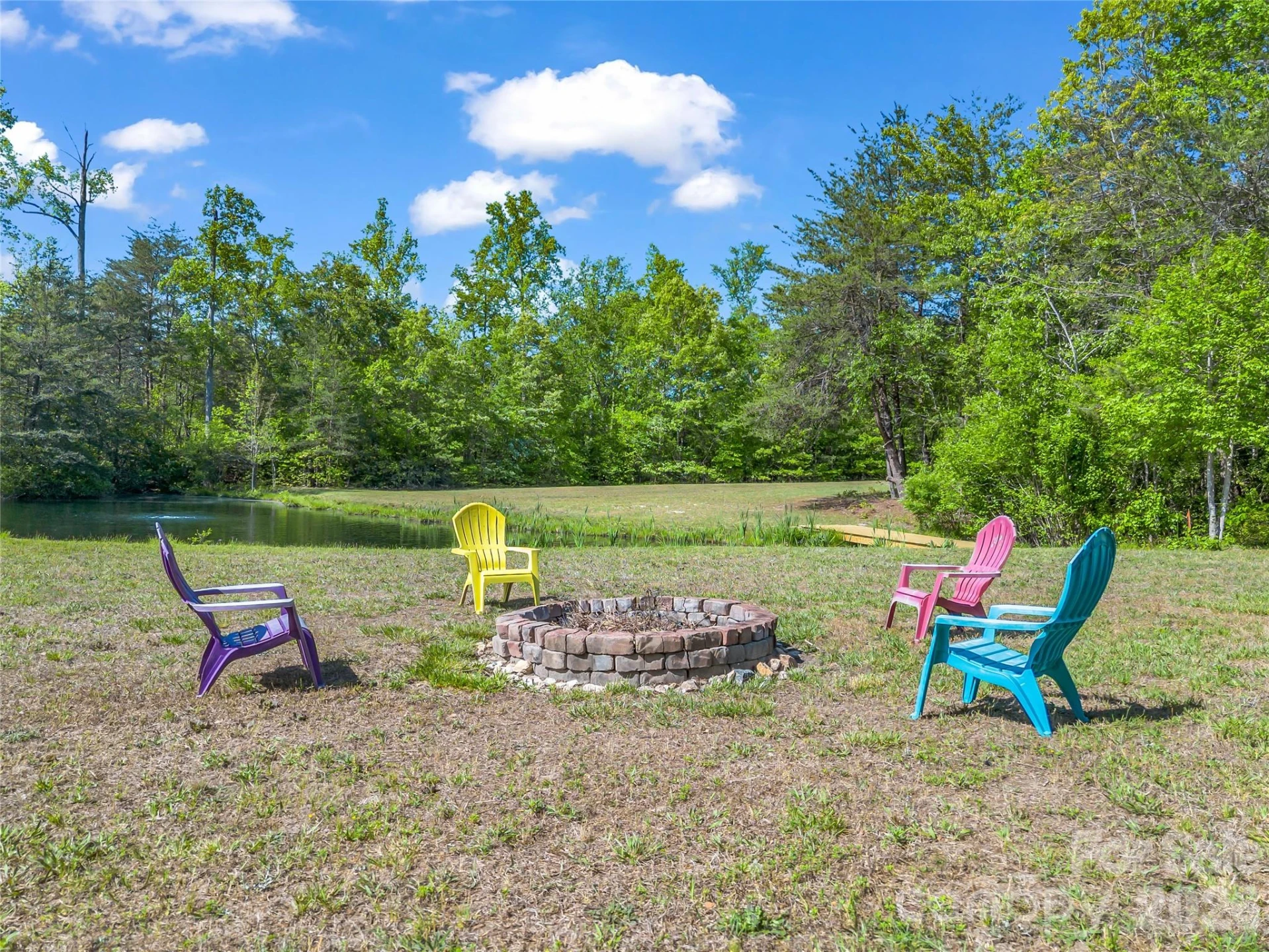 121 Emerald Parkway - Photo 6