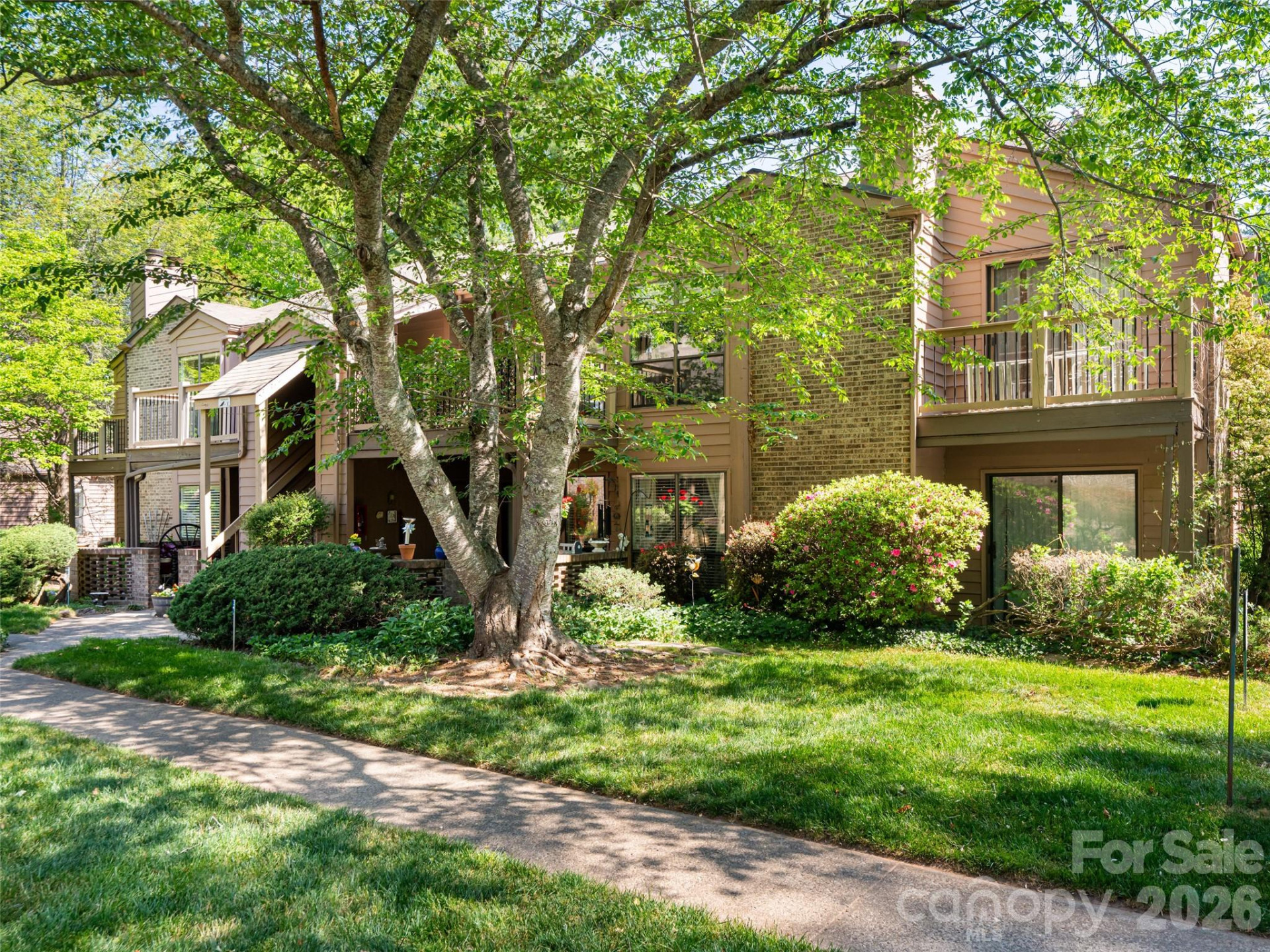 38 Ravencroft Lane #E