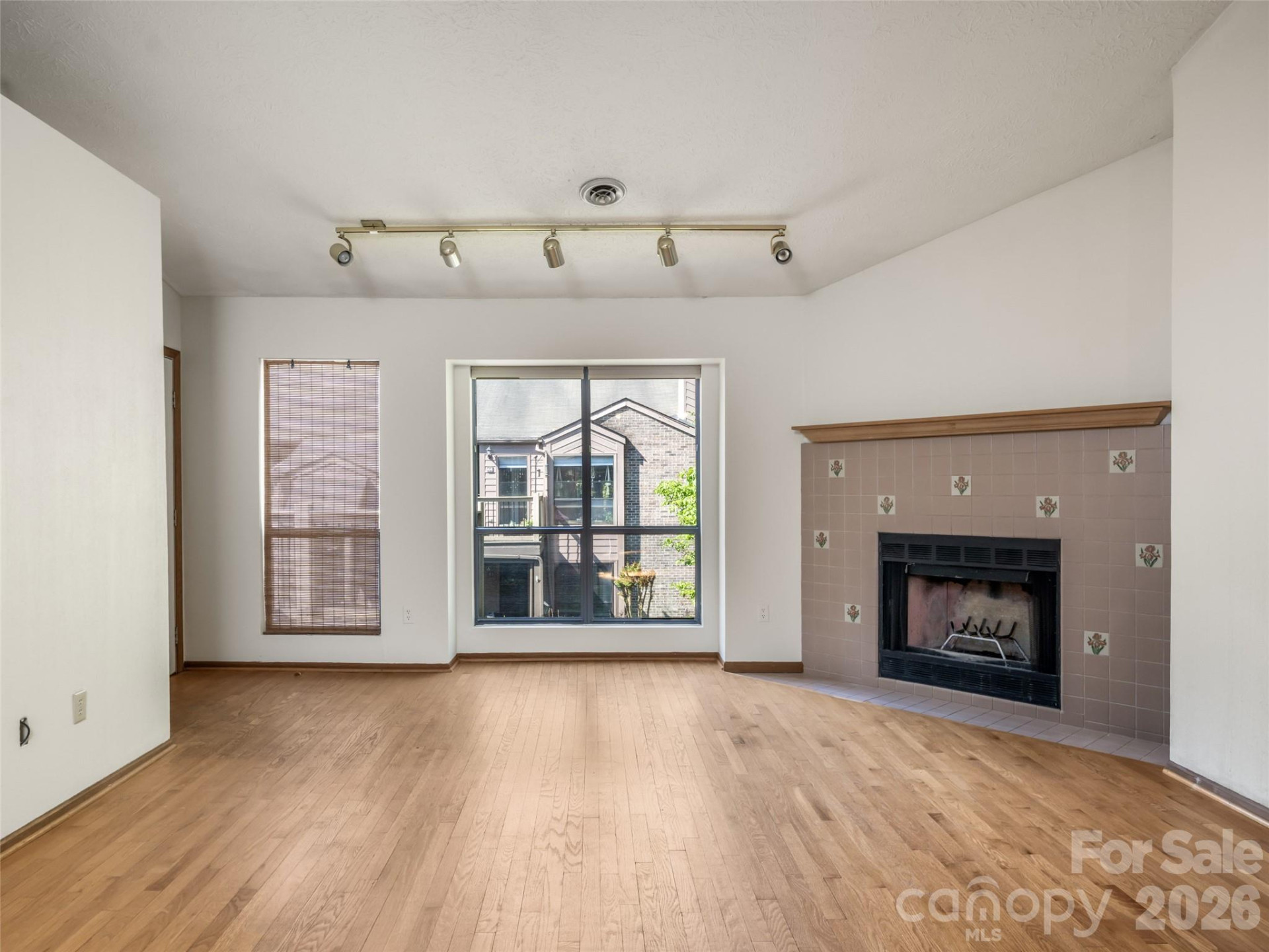 38 Ravencroft Lane #E - Photo 12