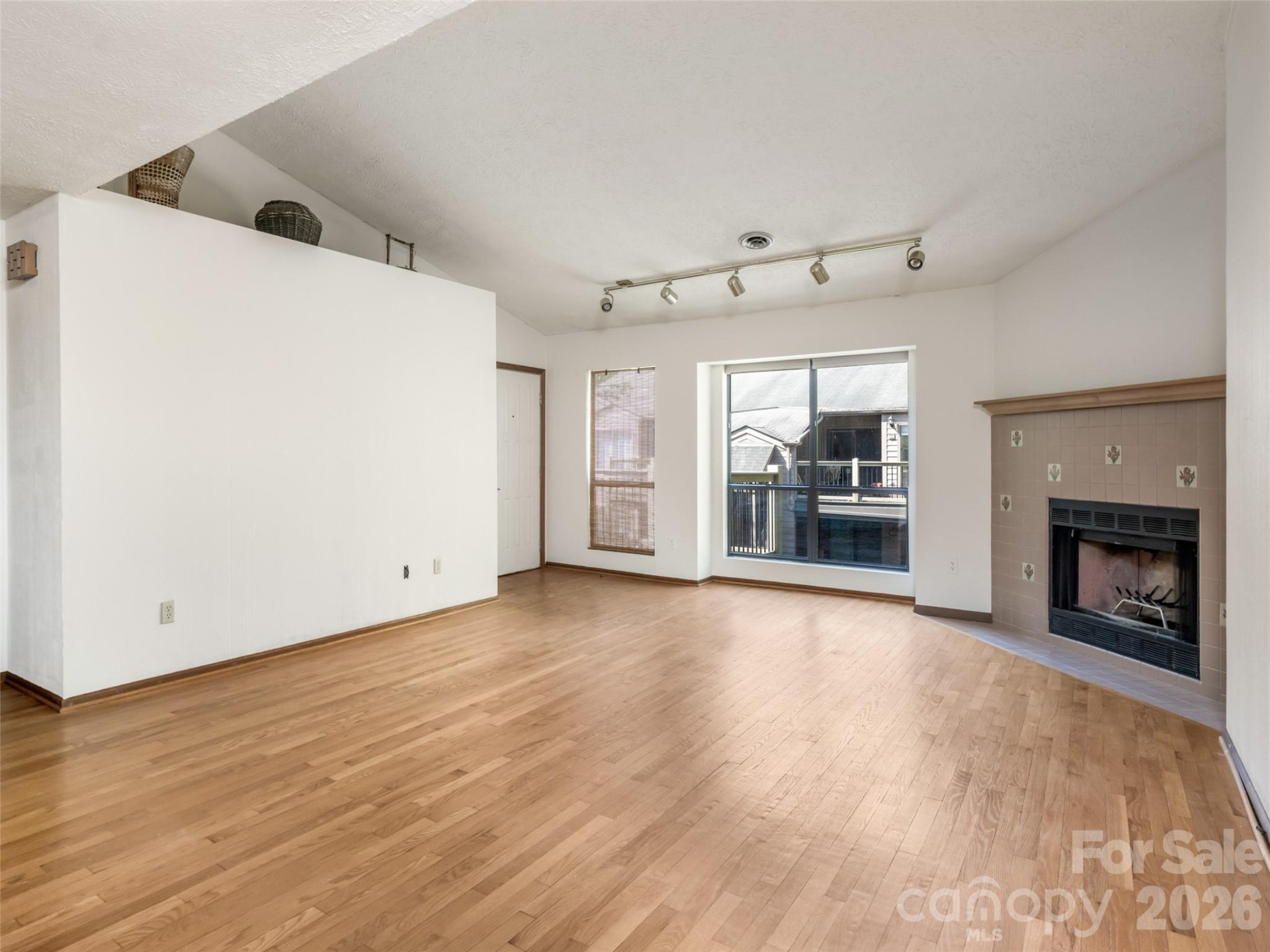 38 Ravencroft Lane #E - Photo 10