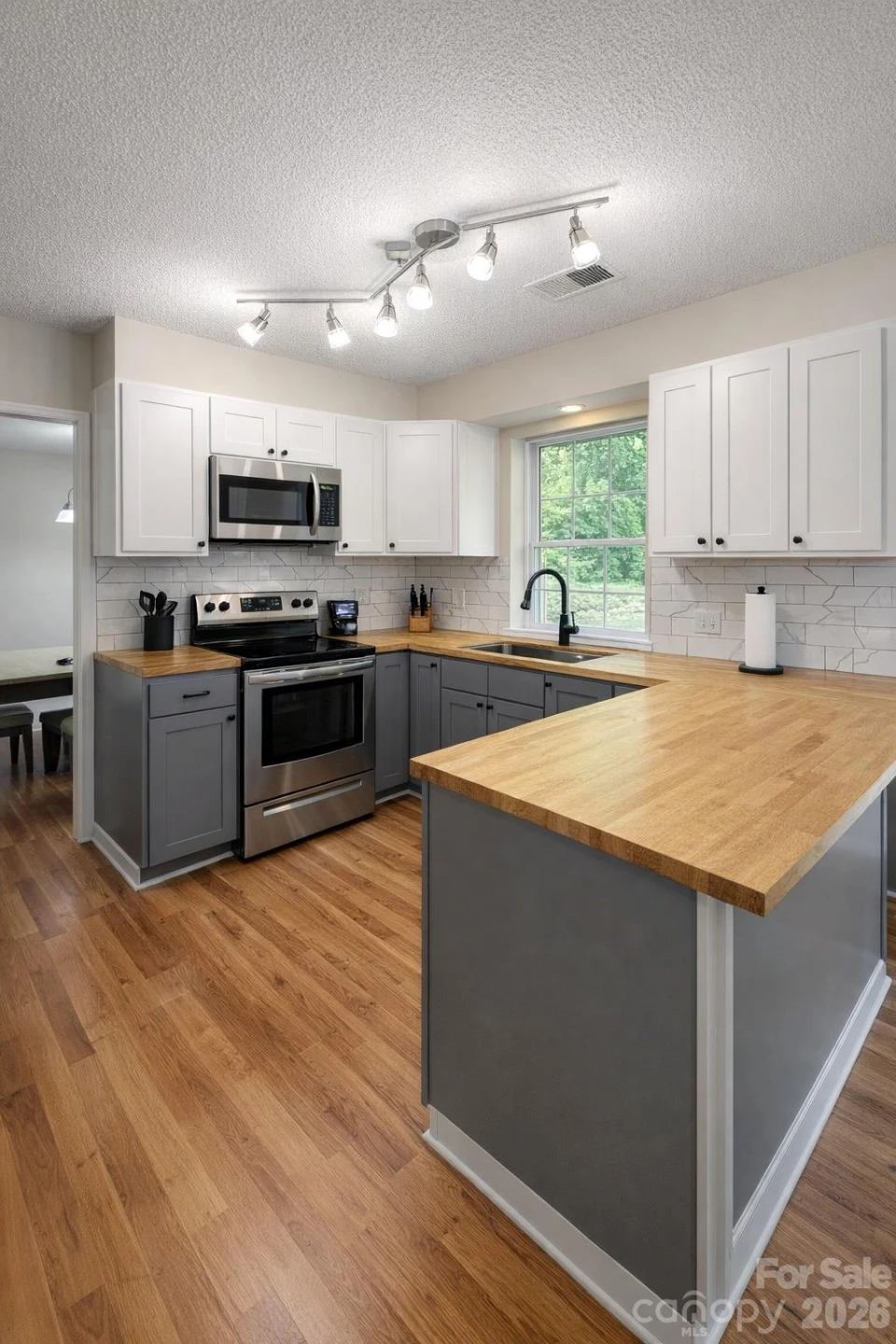 7531 Woodknoll Drive - Photo 9