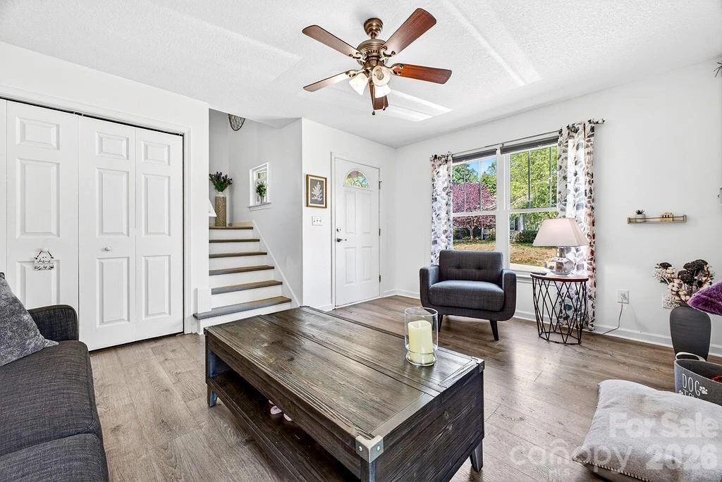 100 Victoria Springs Drive - Photo 3