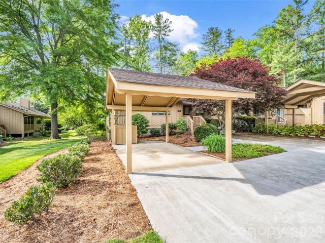 102 White Oak Drive, Hendersonville, NC, 28791
