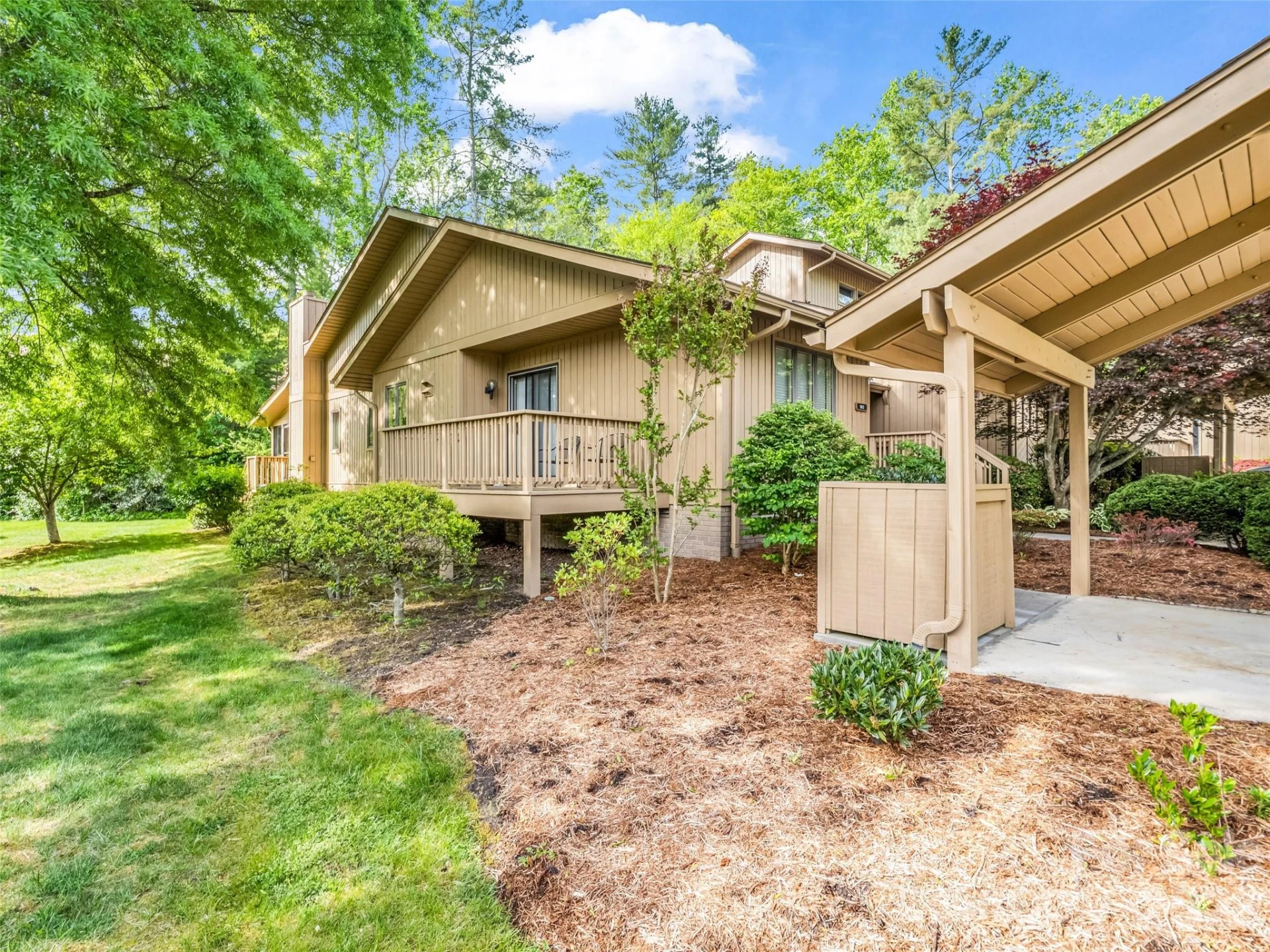 102 White Oak Drive - Photo 4