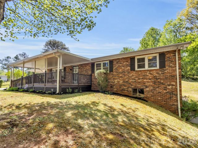 250 Reeves Cove Road, Candler, NC, 28715