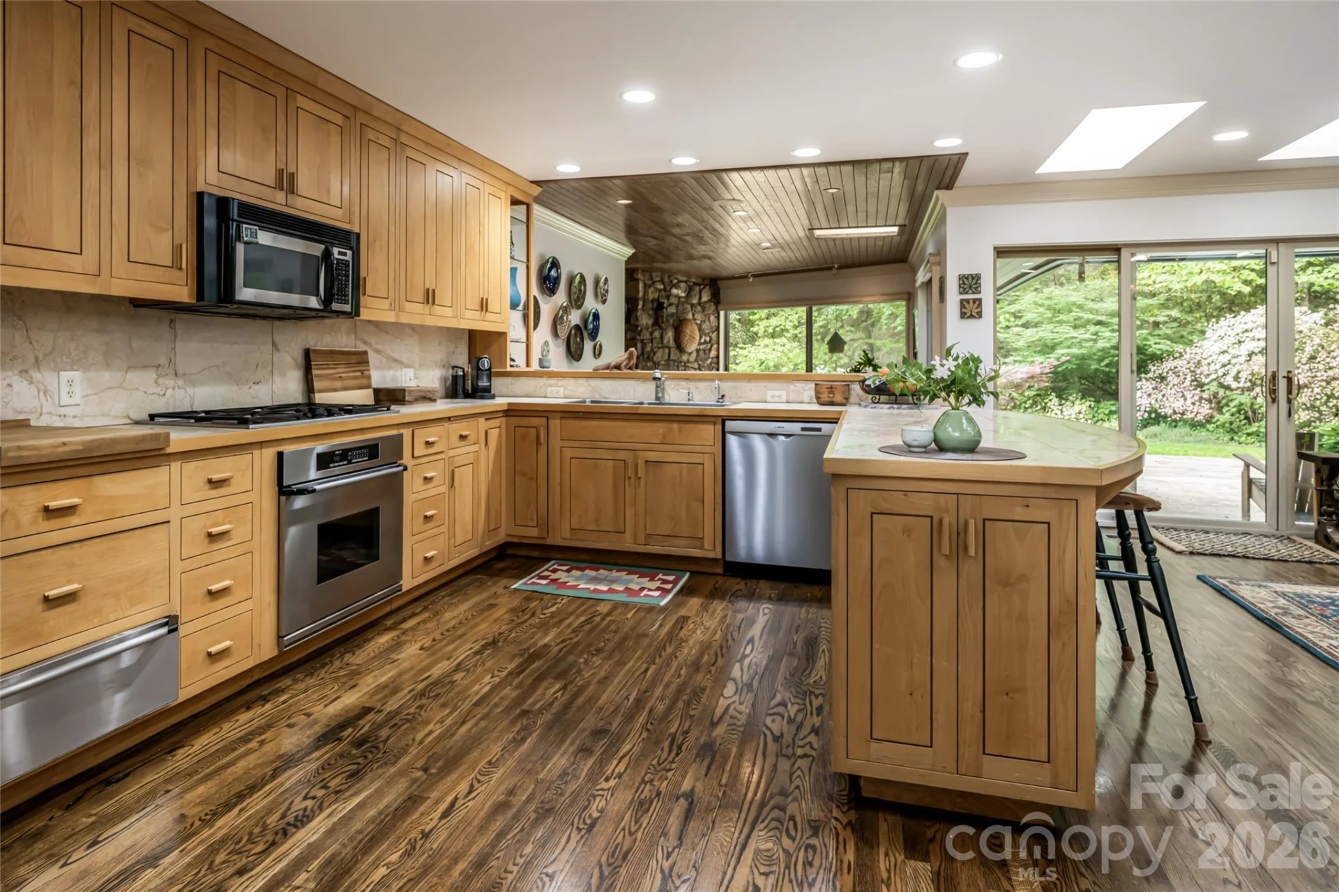 18 Forest Road - Photo 4