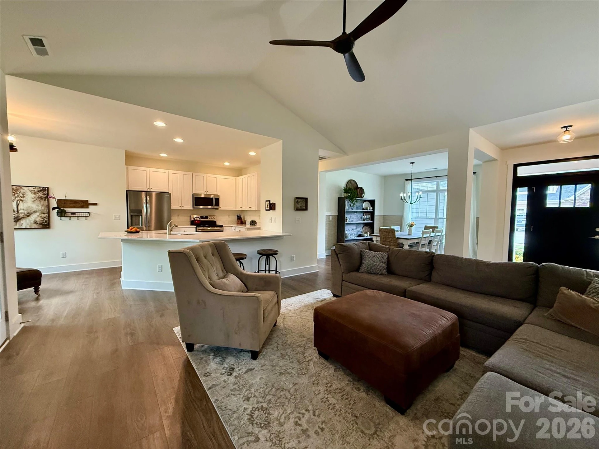 137 Marianne Drive - Photo 3