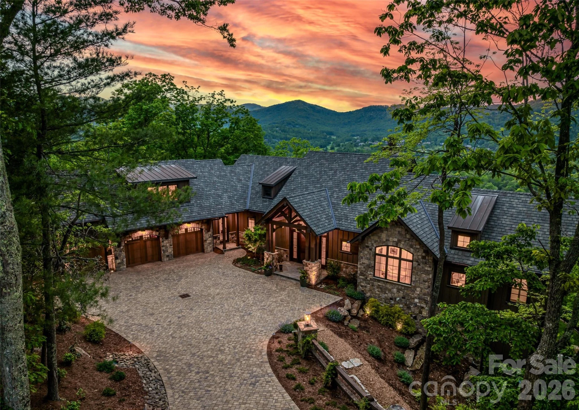 32 Featherstone Trail