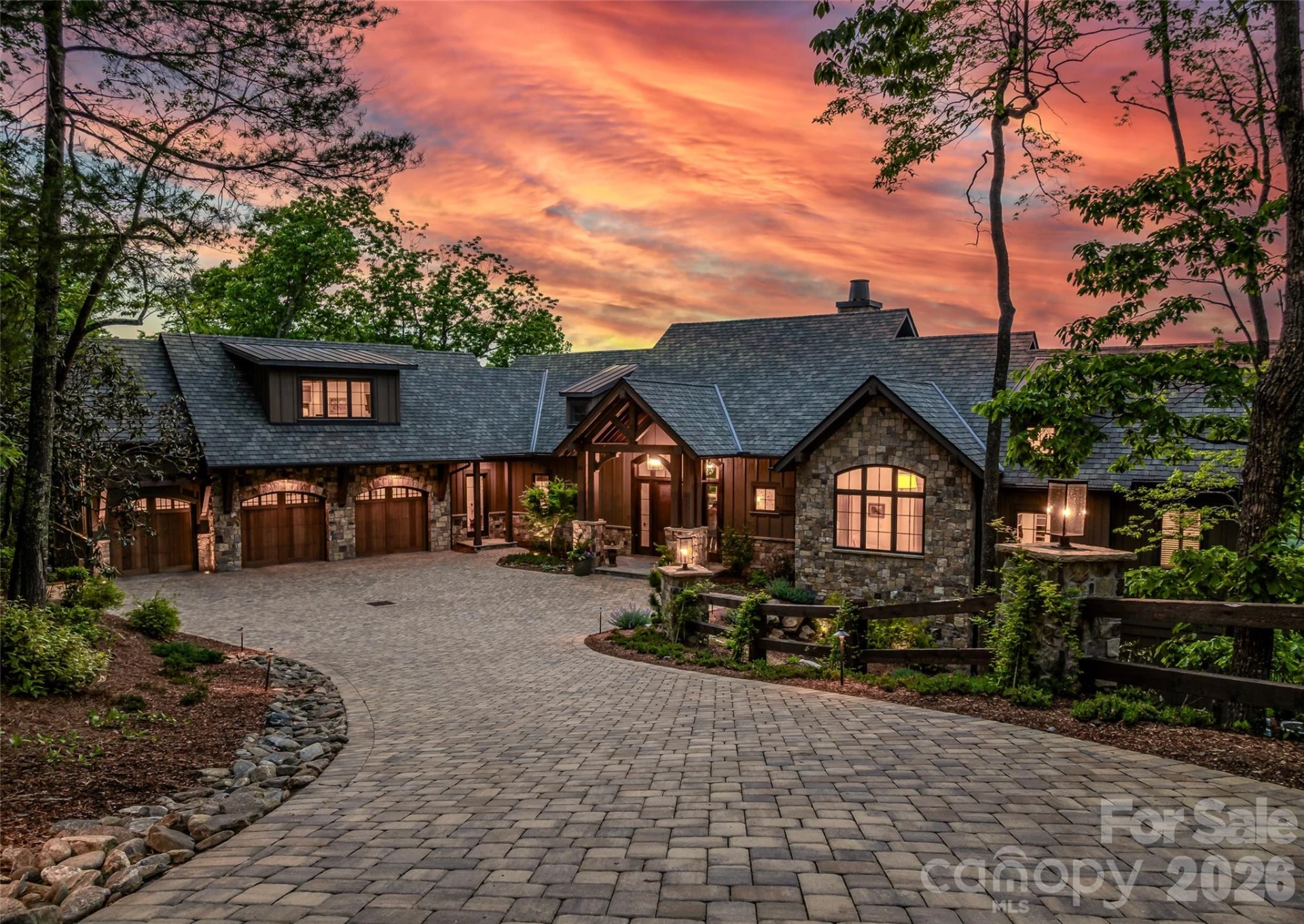 32 Featherstone Trail - Photo 2