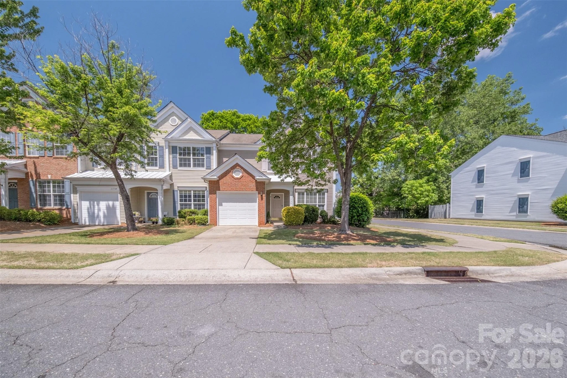 11730 Huxley Road - Photo 2