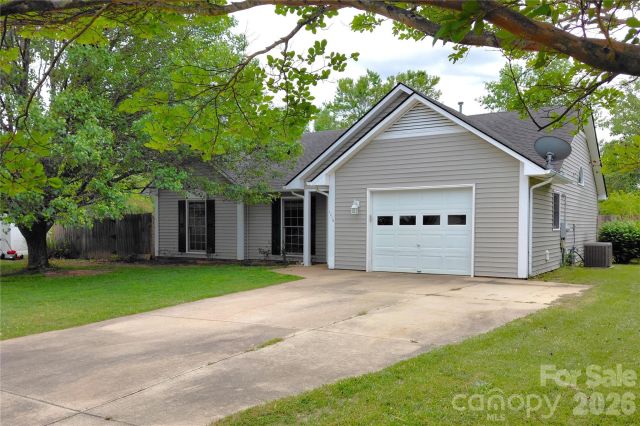 1016 Thorncrest Drive, Fletcher, NC, 28732