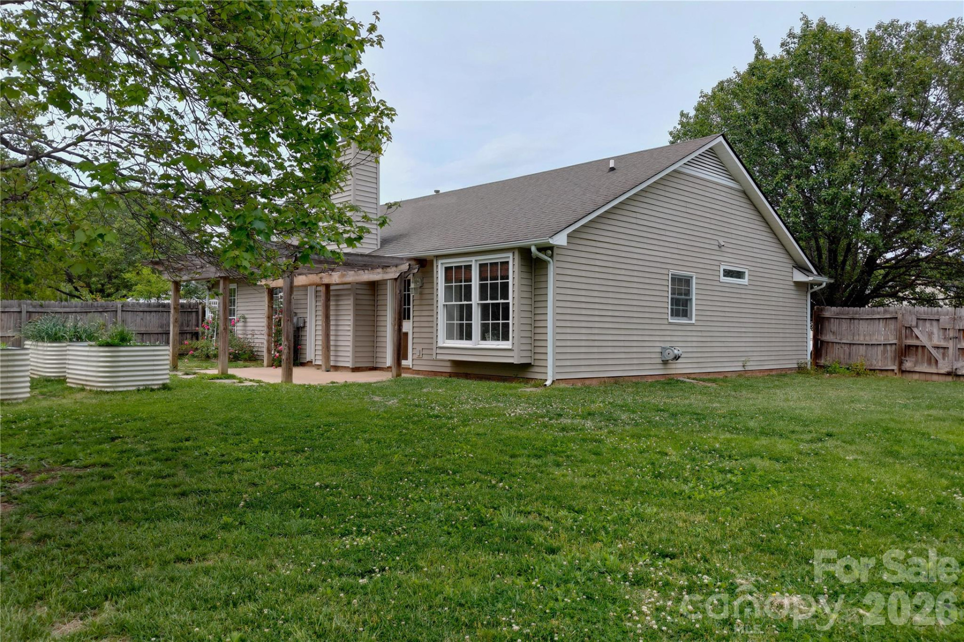 1016 Thorncrest Drive - Photo 2