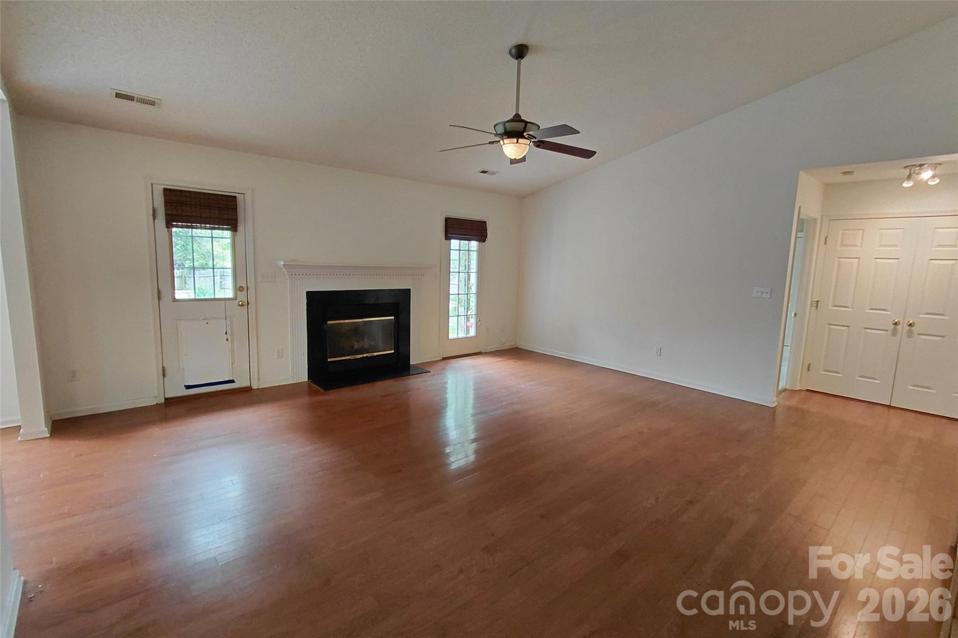 1016 Thorncrest Drive - Photo 4