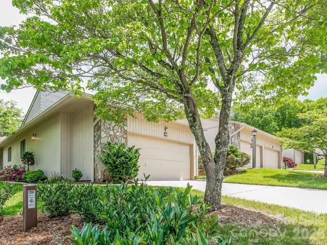 136 Deerlake Drive, Asheville, NC, 28803