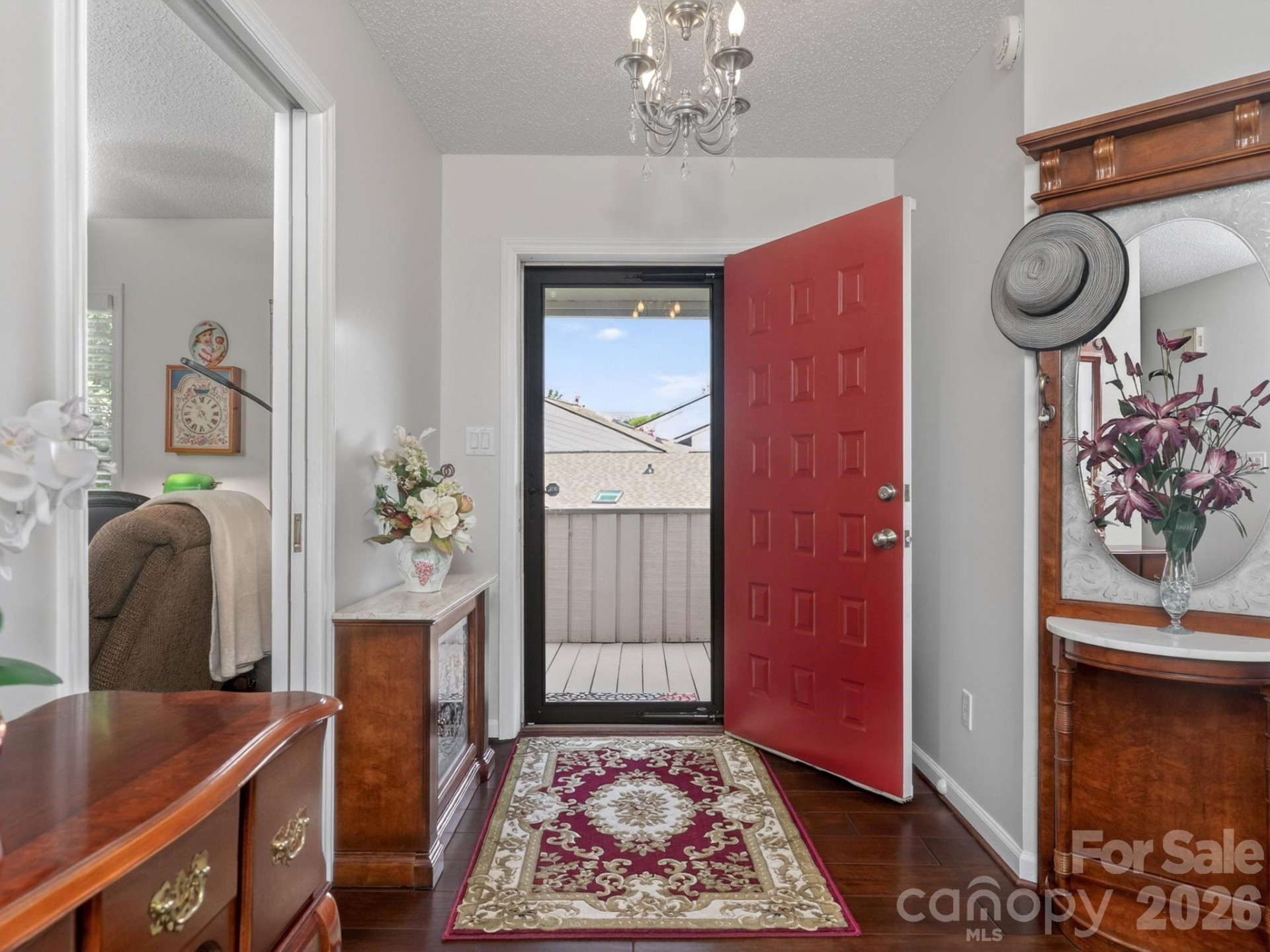 136 Deerlake Drive - Photo 3