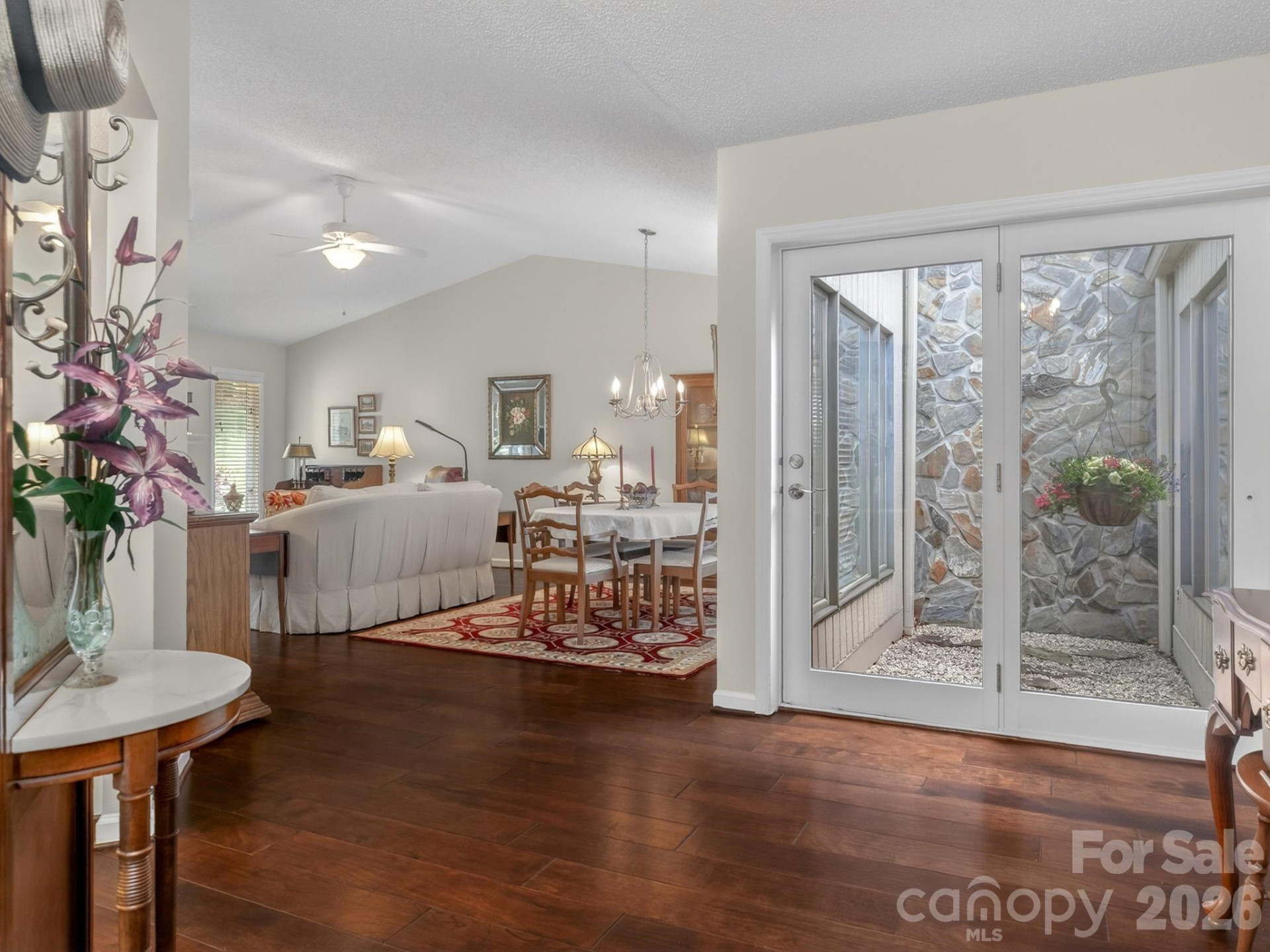 136 Deerlake Drive - Photo 7