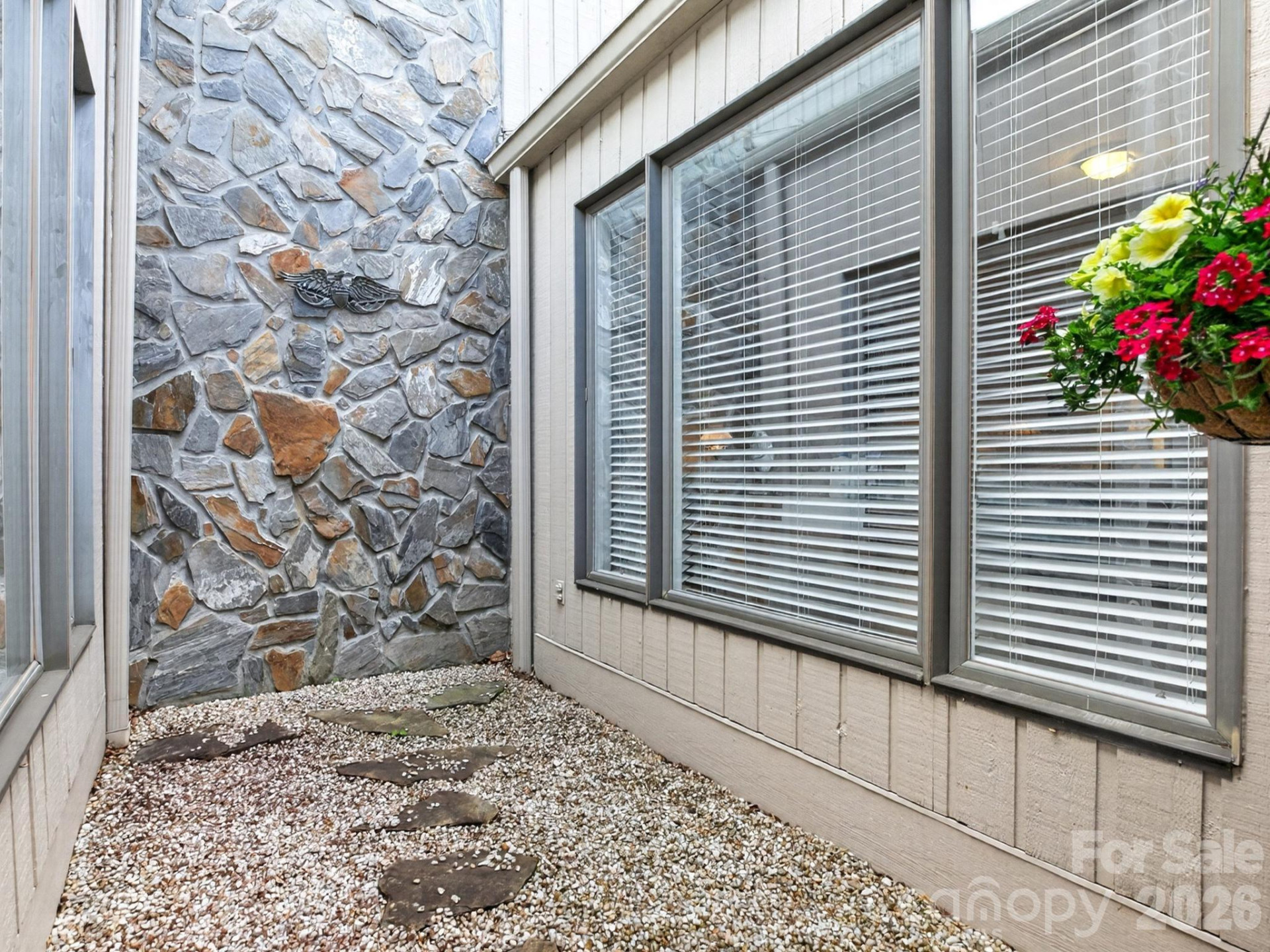 136 Deerlake Drive - Photo 8