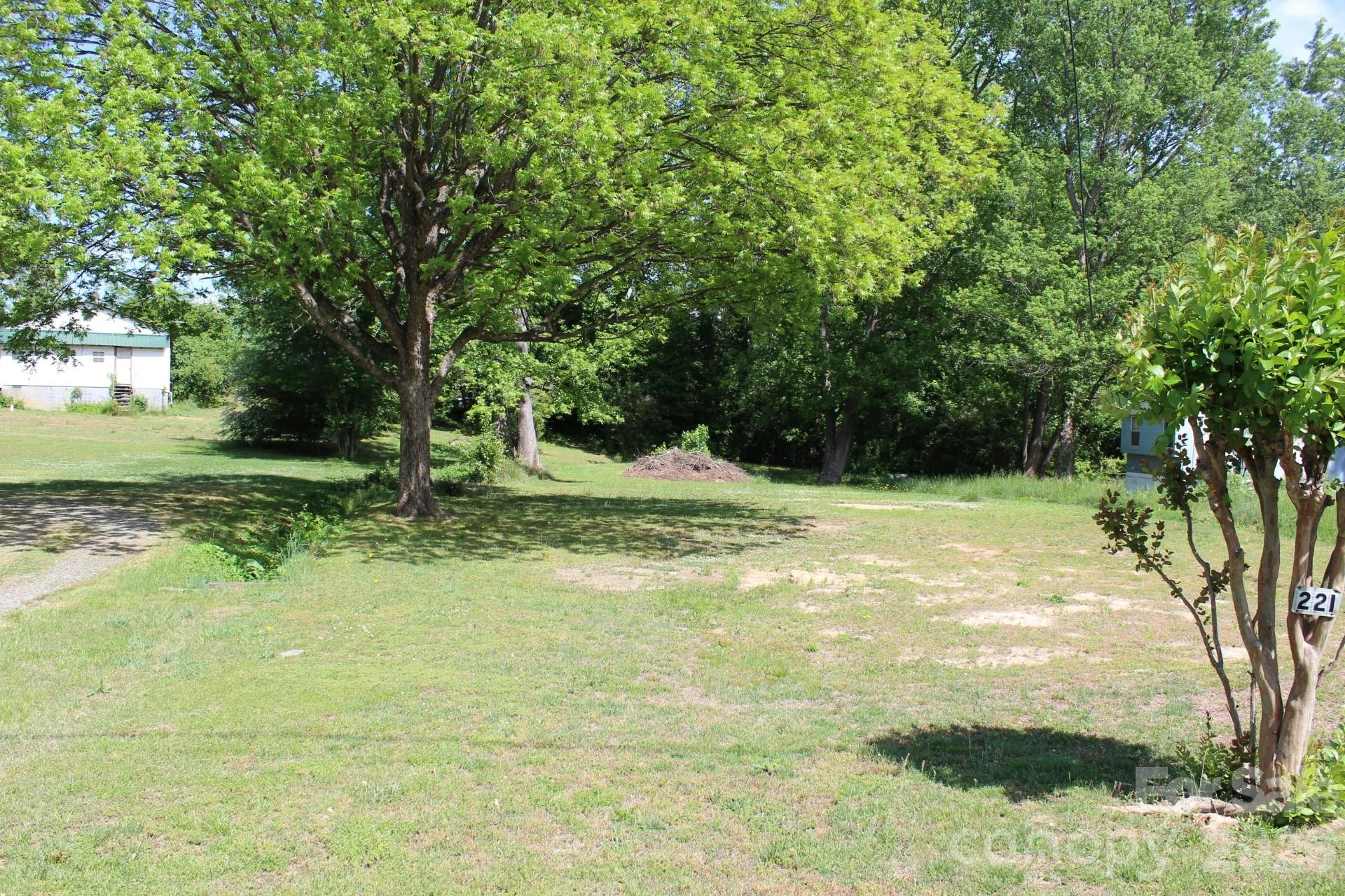 221 37th Street - Photo 5